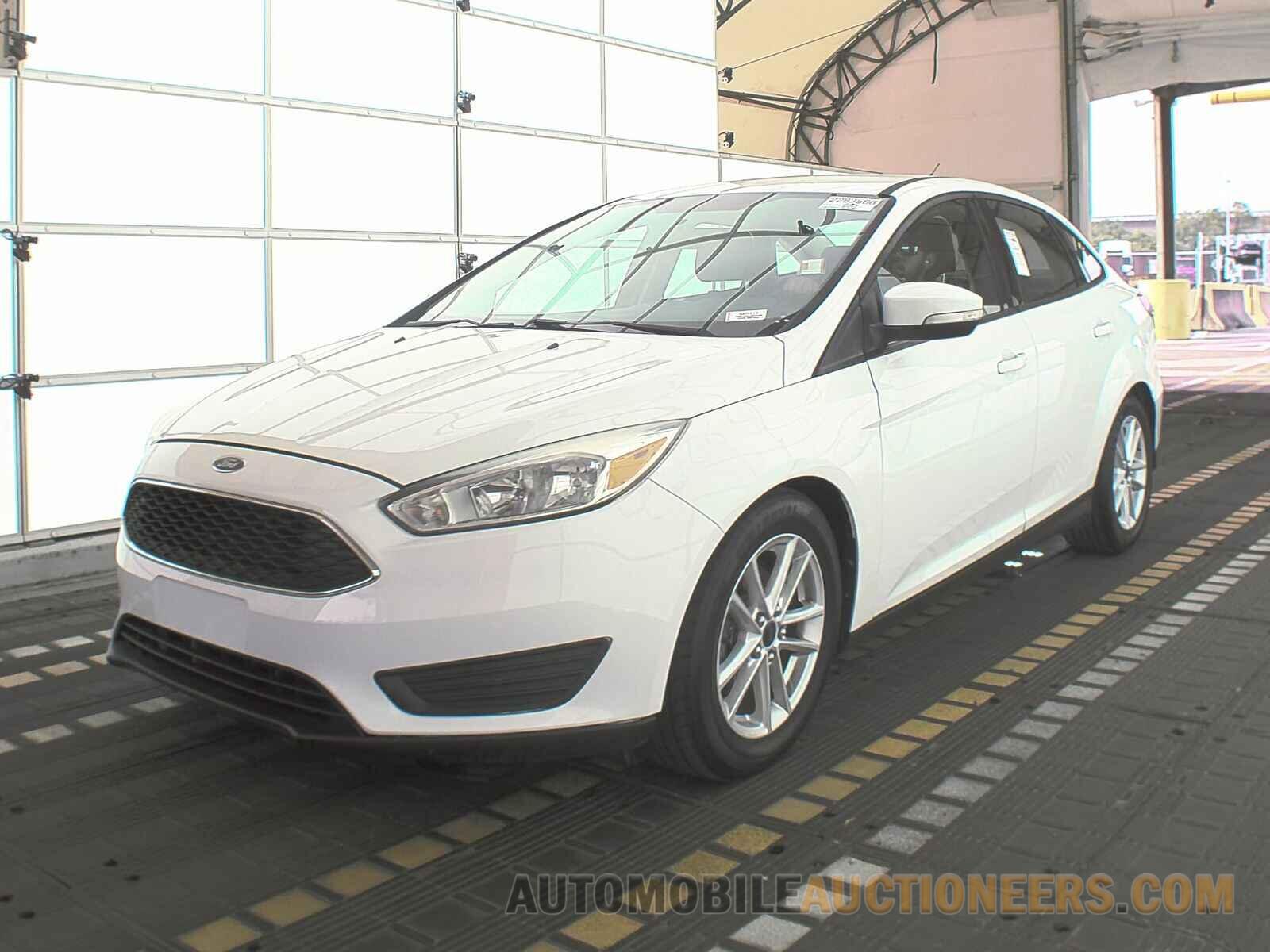 1FADP3F28FL233810 Ford Focus SE 2015