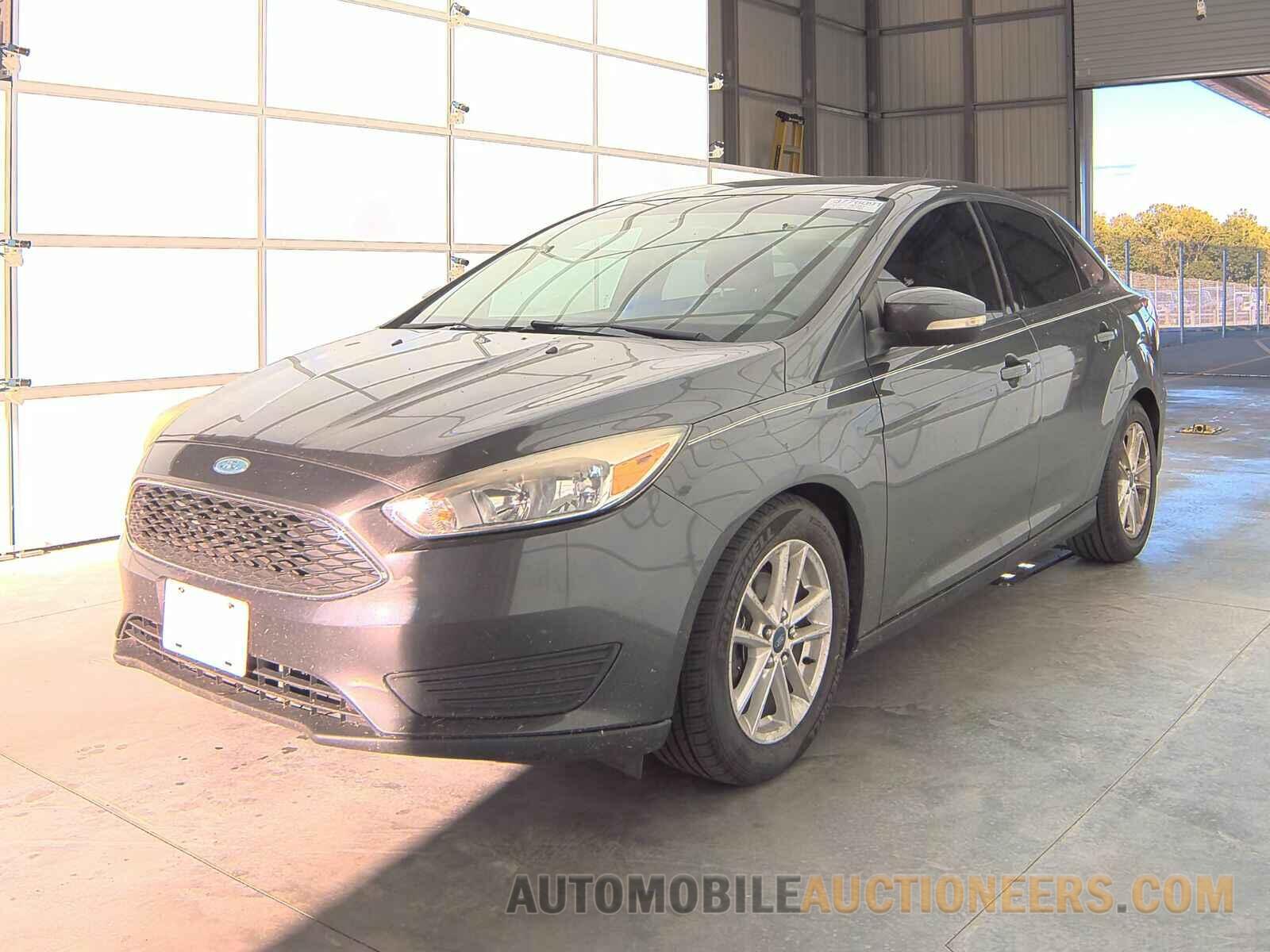 1FADP3F28FL267861 Ford Focus SE 2015