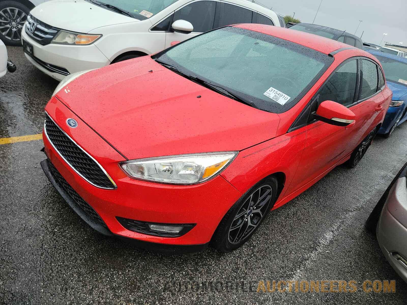 1FADP3F28FL274762 Ford Focus SE 2015