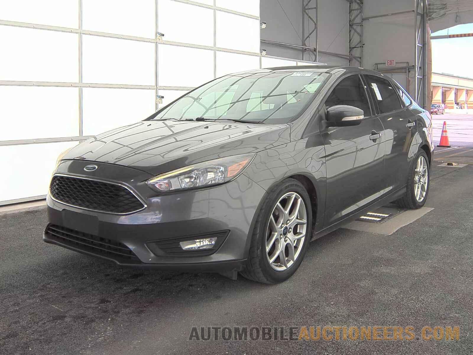 1FADP3F28FL354630 Ford Focus SE 2015