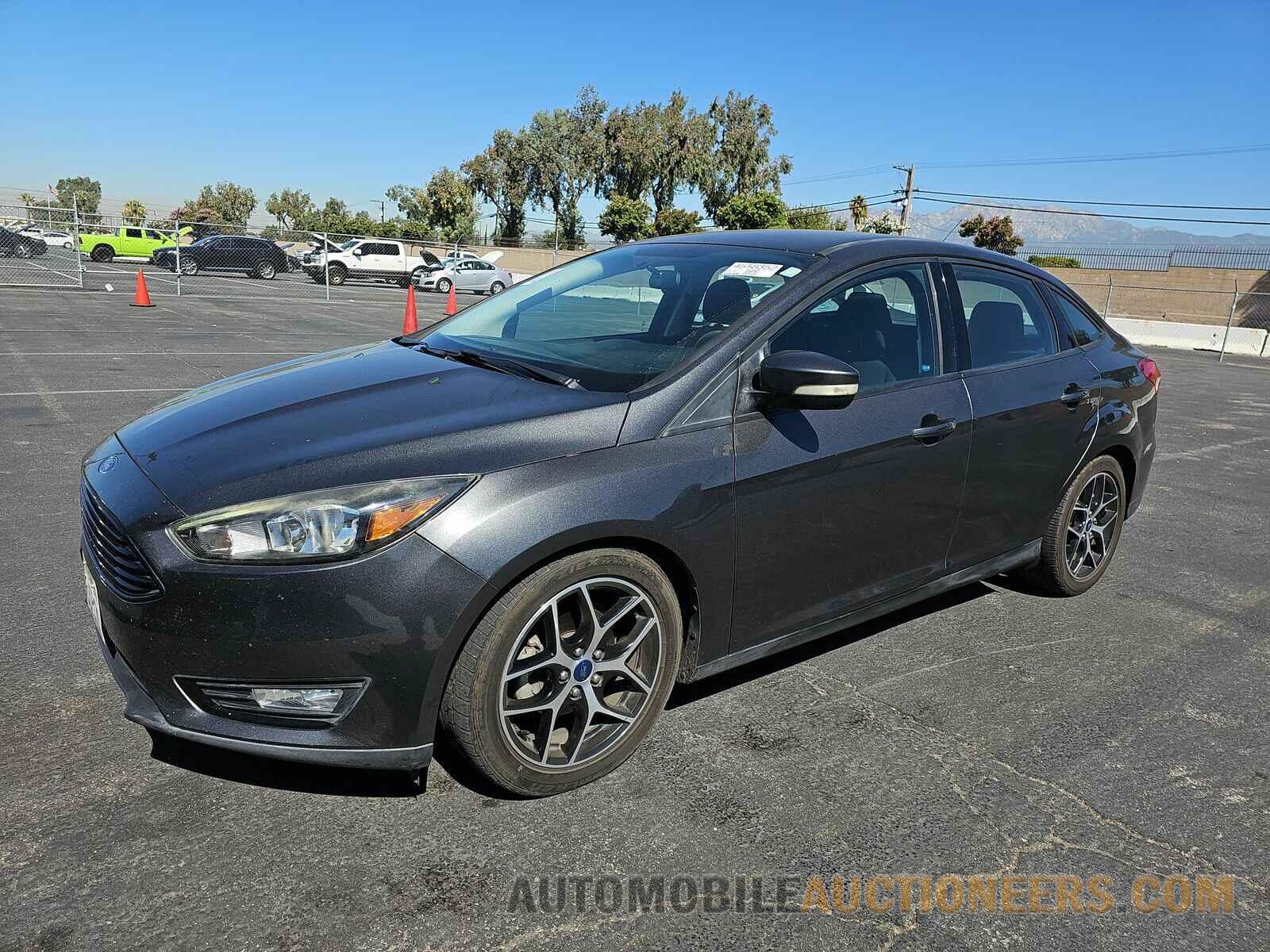 1FADP3FE9HL236101 Ford Focus SE 2017