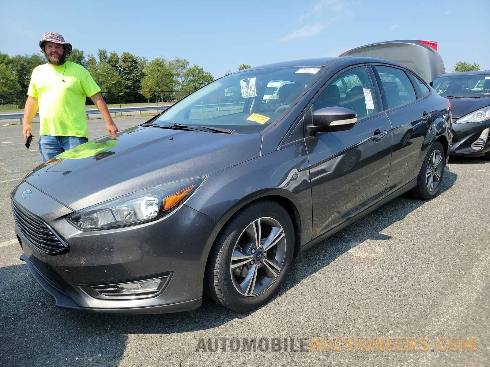 1FADP3FE9HL273035 Ford Focus SE 2017