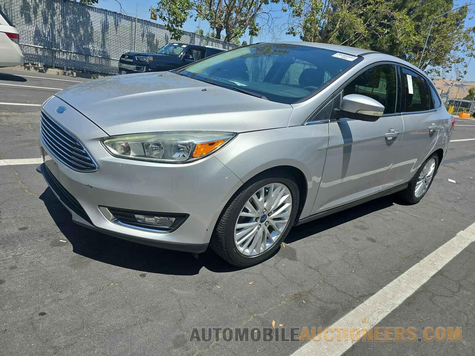 1FADP3J21FL256725 Ford Focus 2015