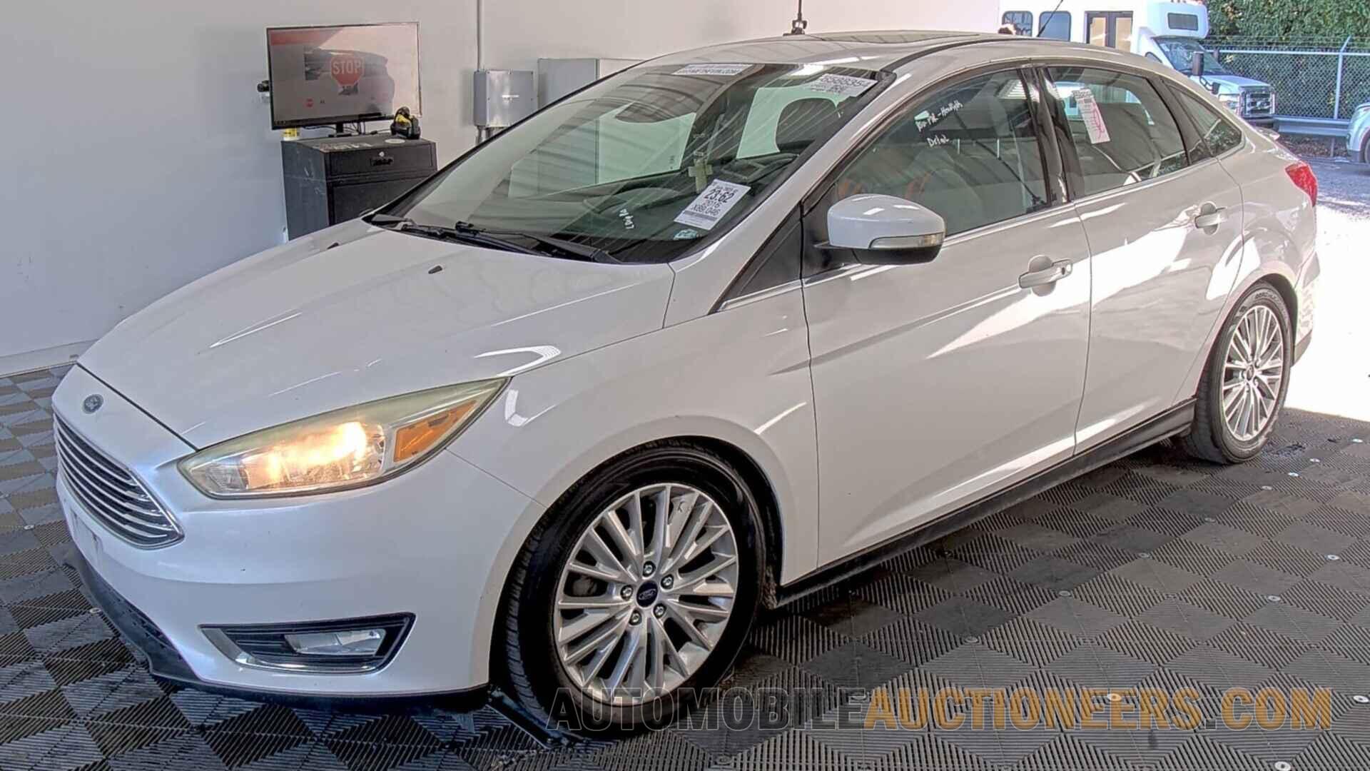 1FADP3J22GL245413 Ford Focus 2016