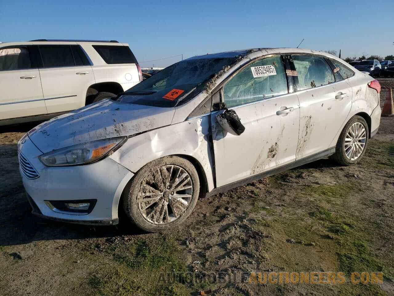 1FADP3J25HL260716 FORD FOCUS 2017