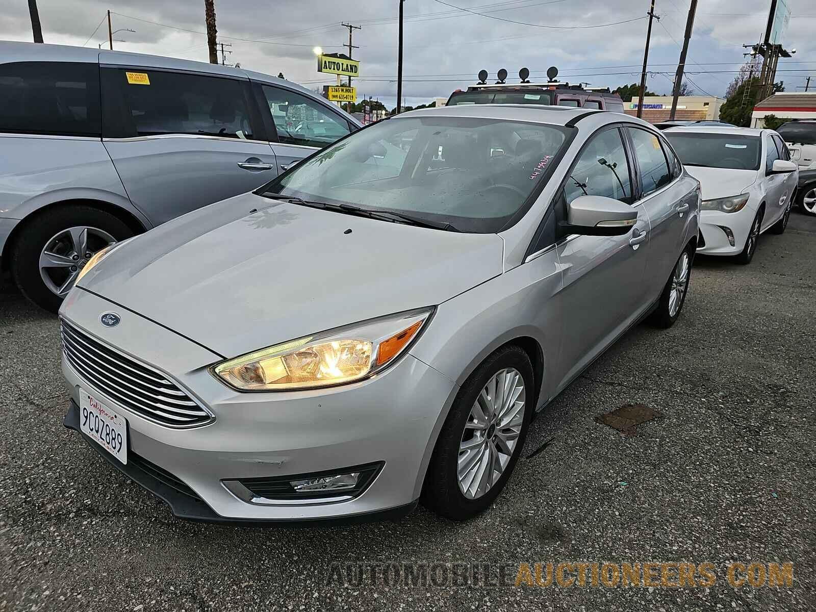 1FADP3J29JL261826 Ford Focus 2018