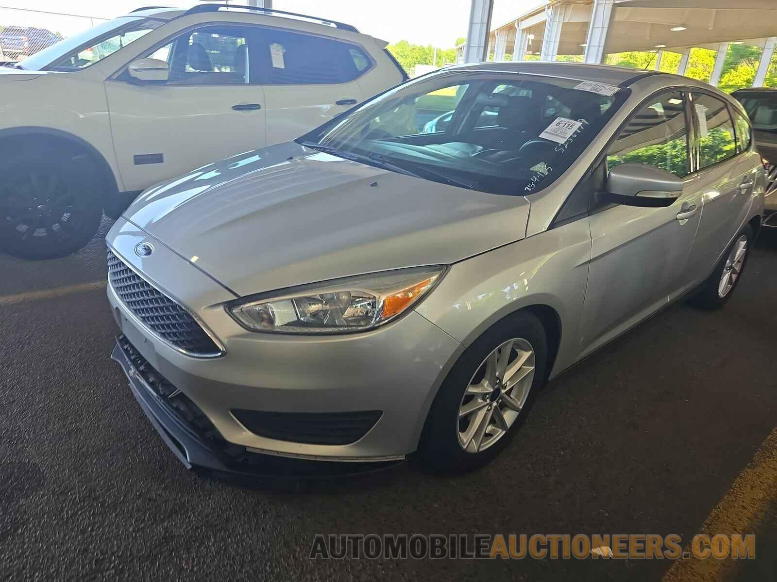 1FADP3K23FL374077 Ford Focus SE 2015