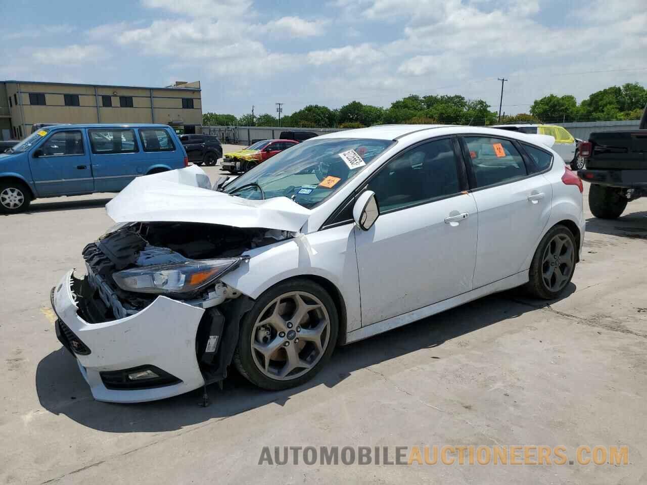 1FADP3L94JL332909 FORD FOCUS 2018