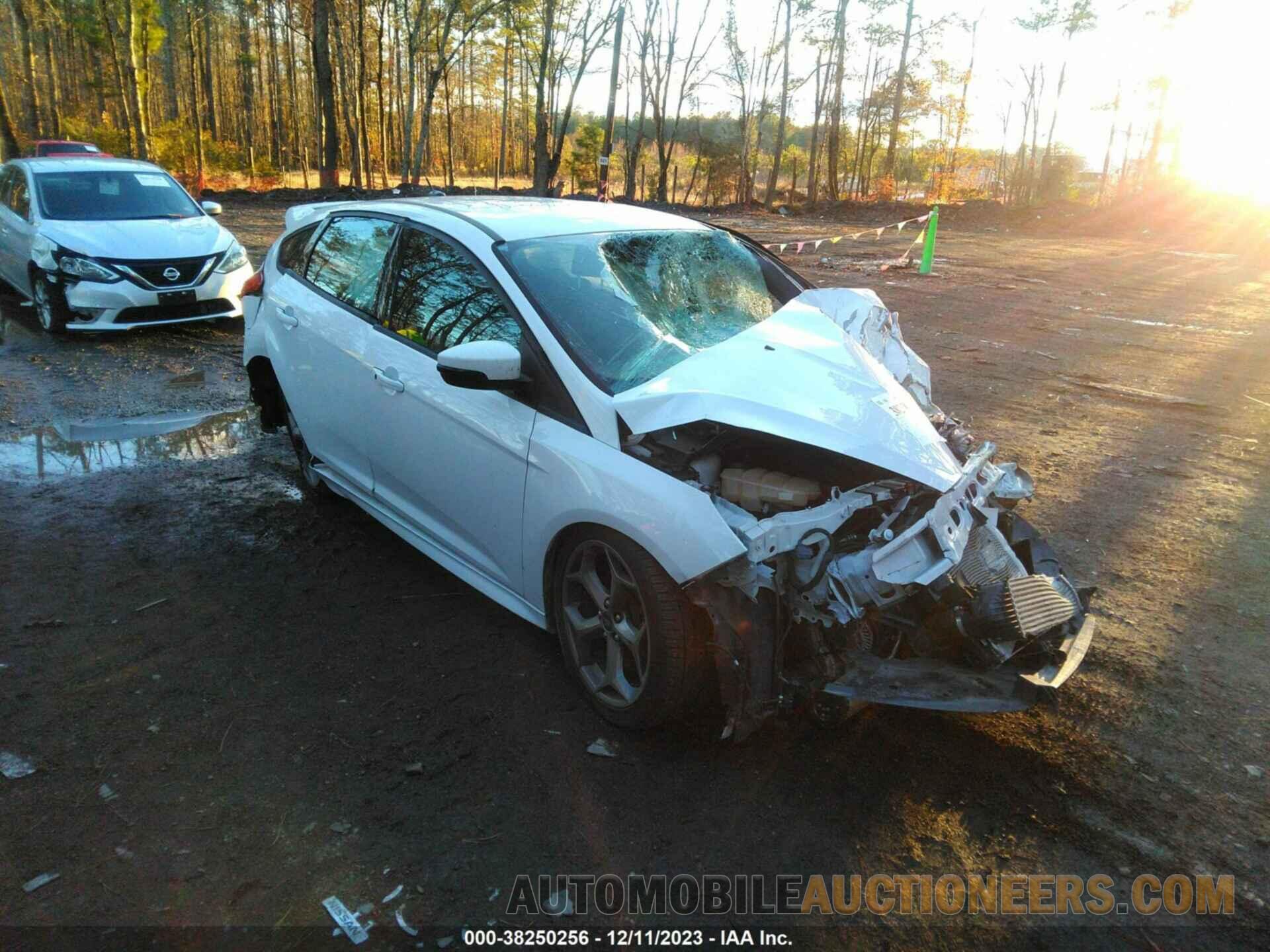 1FADP3L96JL256738 FORD FOCUS ST 2018