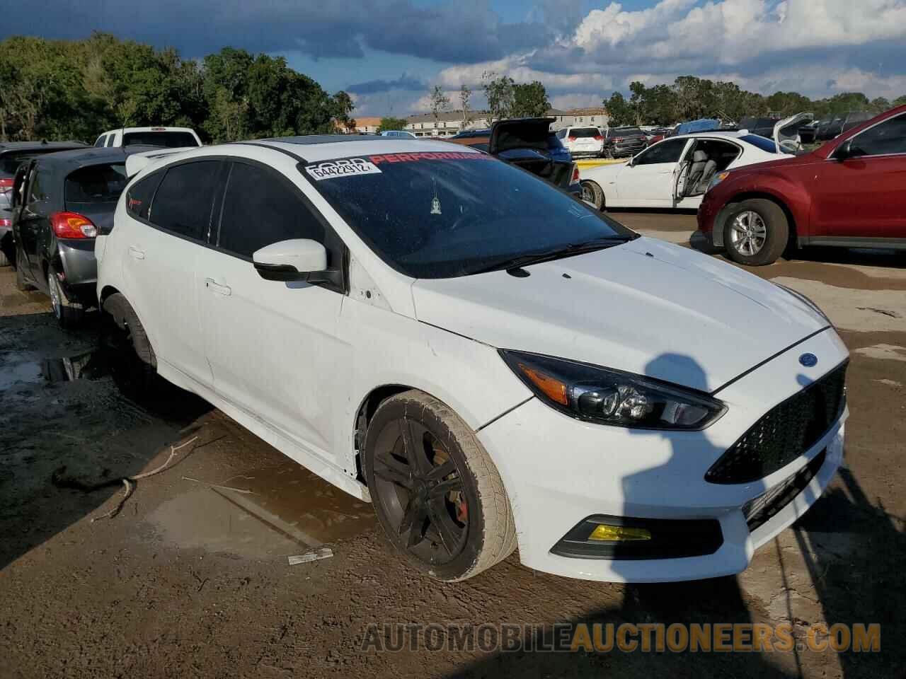 1FADP3L99JL215083 FORD FOCUS 2018