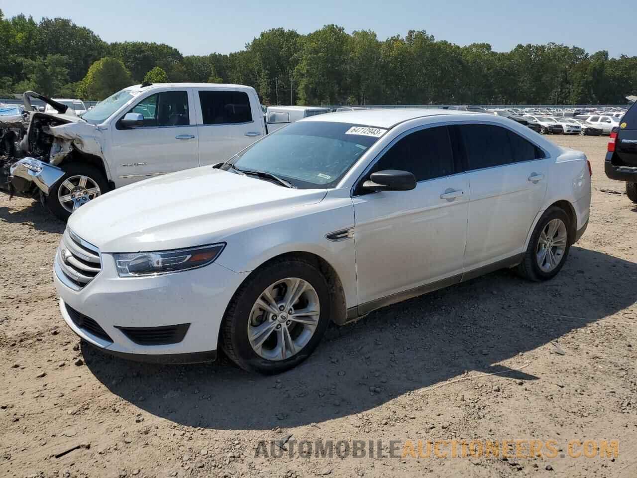 1FAHP2D82JG113215 FORD TAURUS 2018