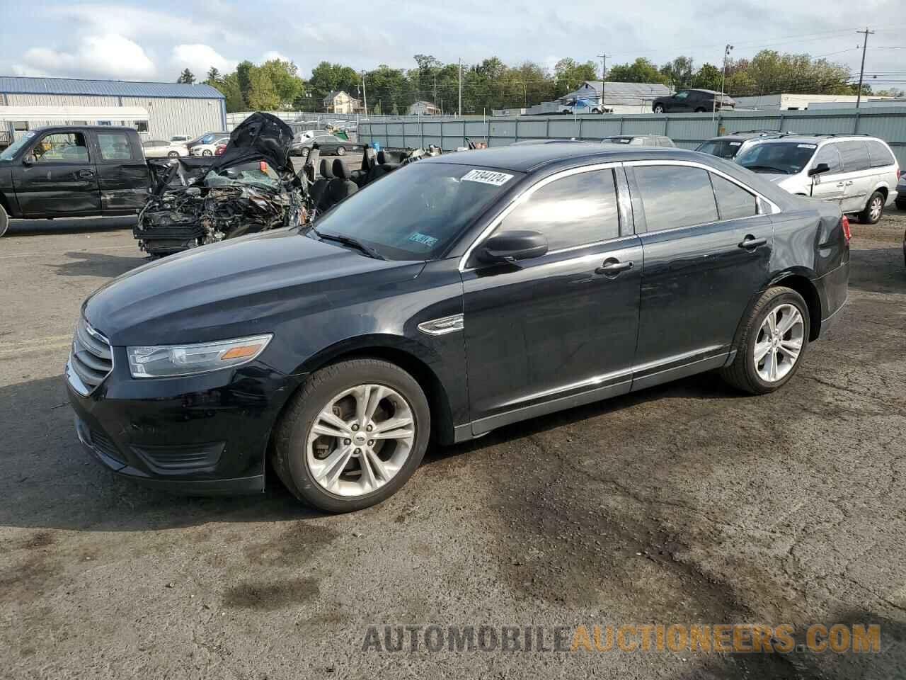 1FAHP2D82JG129592 FORD TAURUS 2018