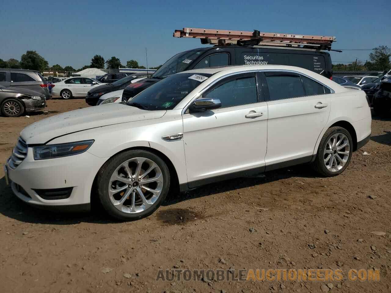 1FAHP2J87JG121055 FORD TAURUS 2018