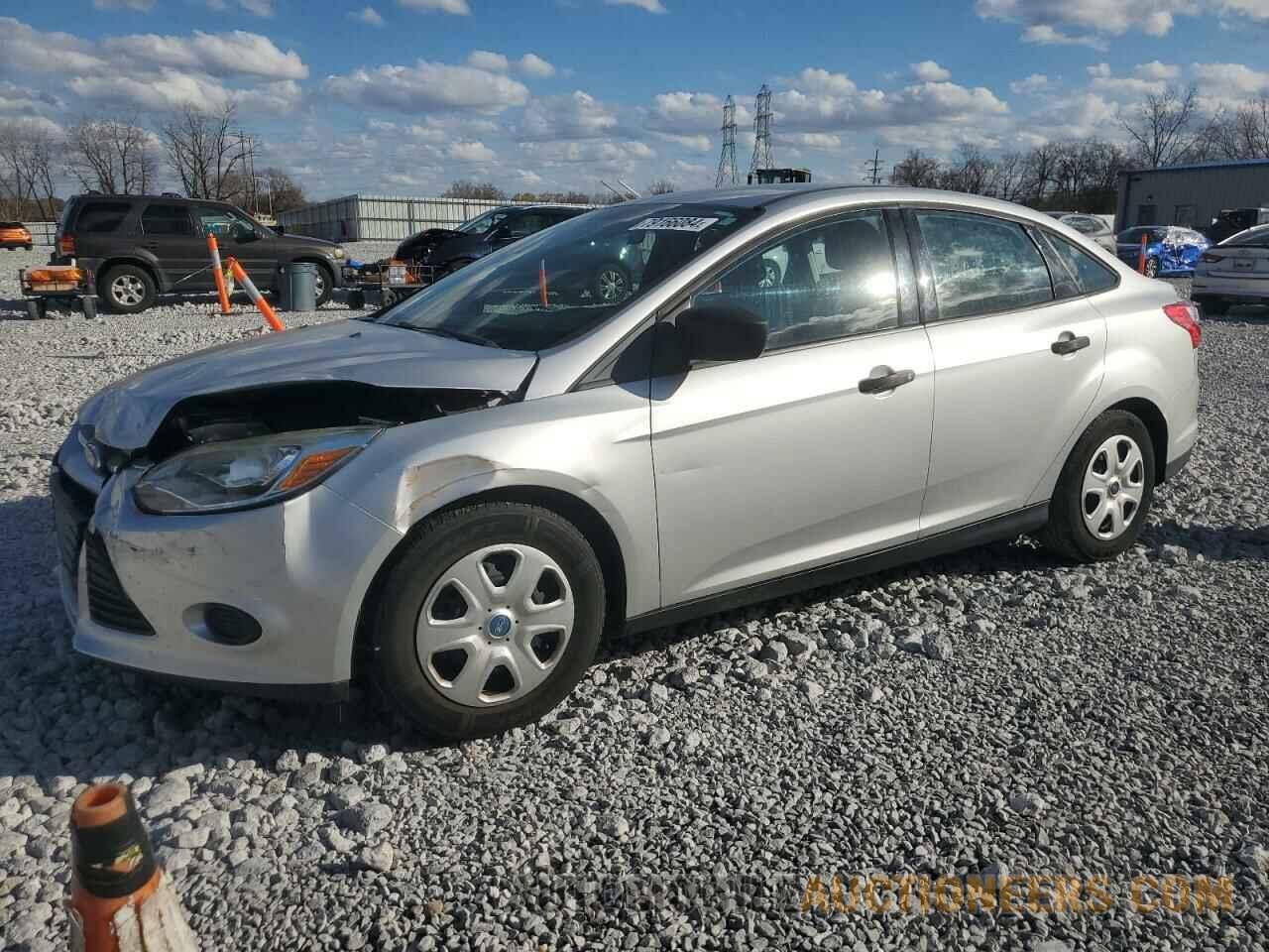 1FAHP3E28CL127498 FORD FOCUS 2012