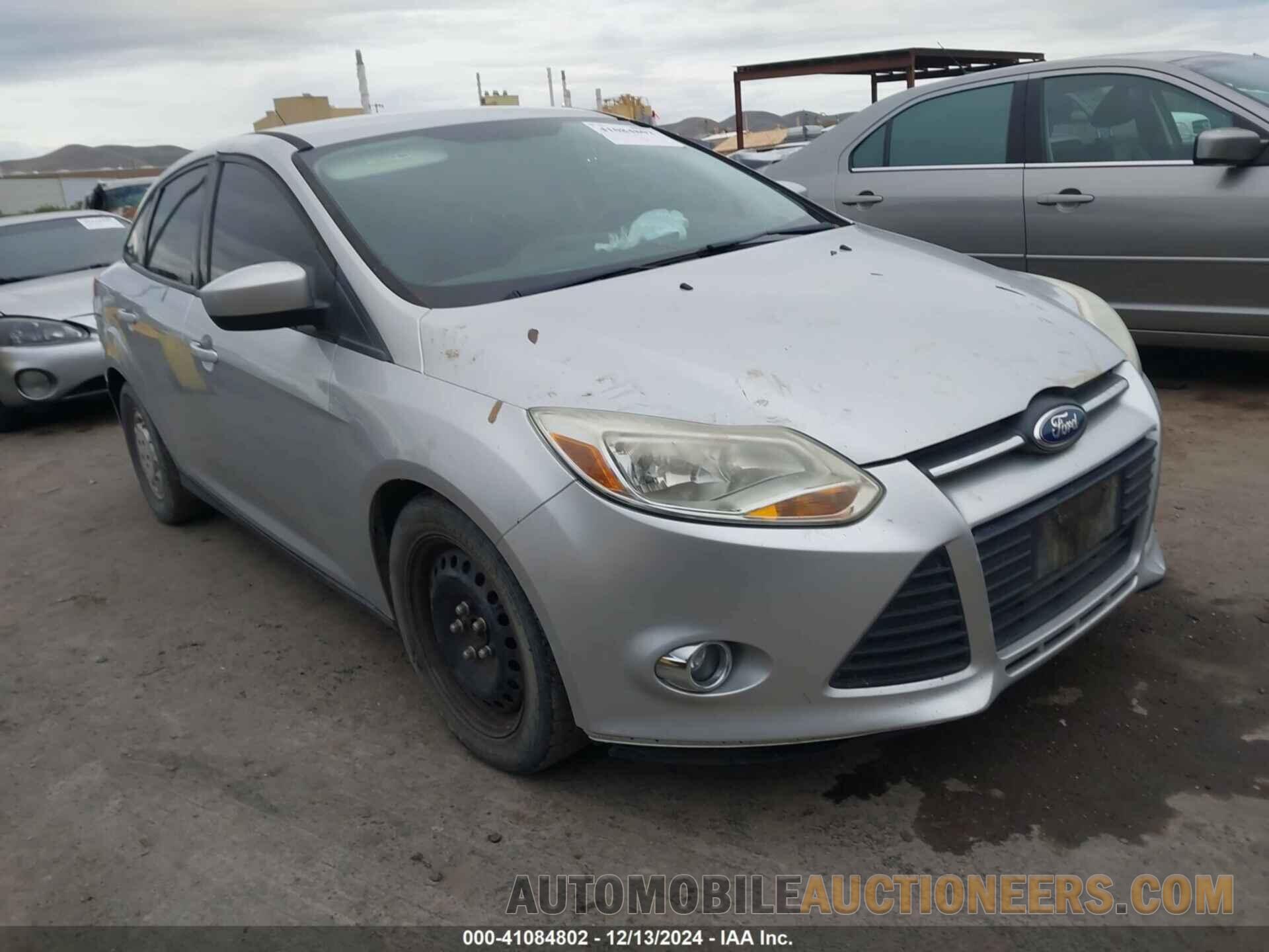 1FAHP3F28CL132599 FORD FOCUS 2012