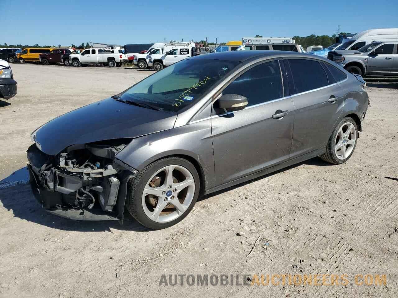 1FAHP3J2XCL323934 FORD FOCUS 2012