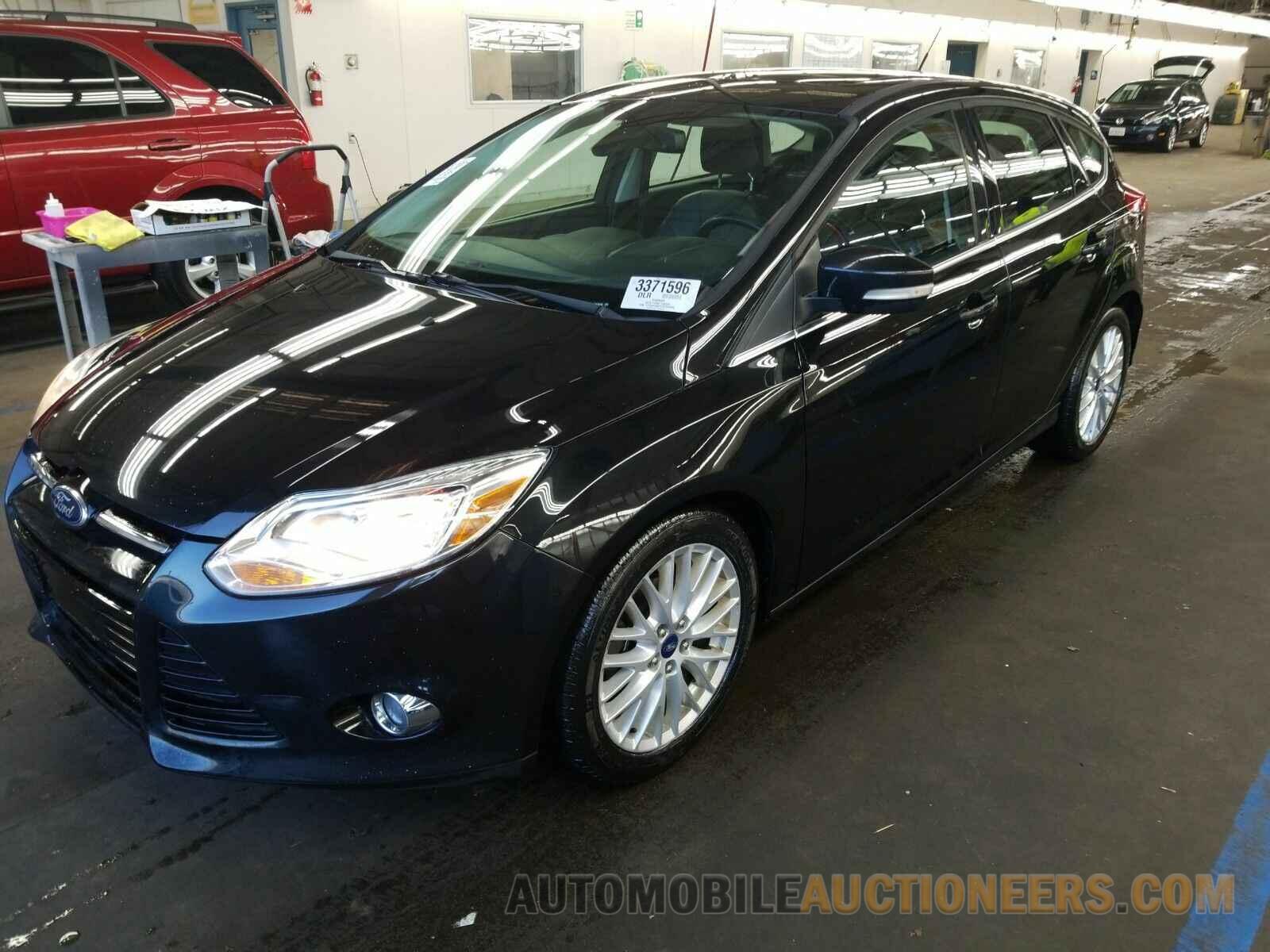 1FAHP3M25CL353046 Ford Focus 2012