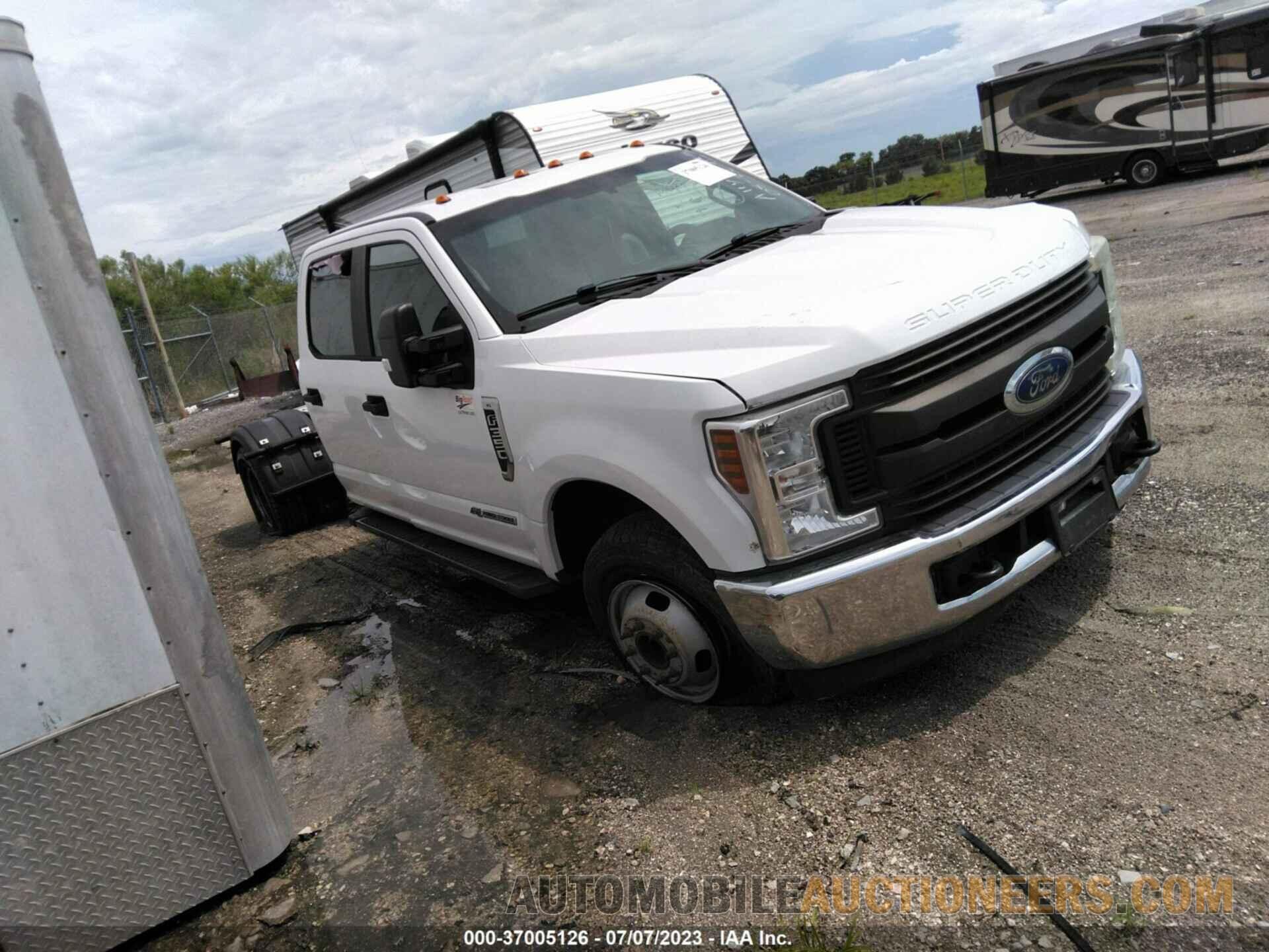 1FD8W3GTXKED07003 FORD SUPER DUTY F-350 DRW 2019