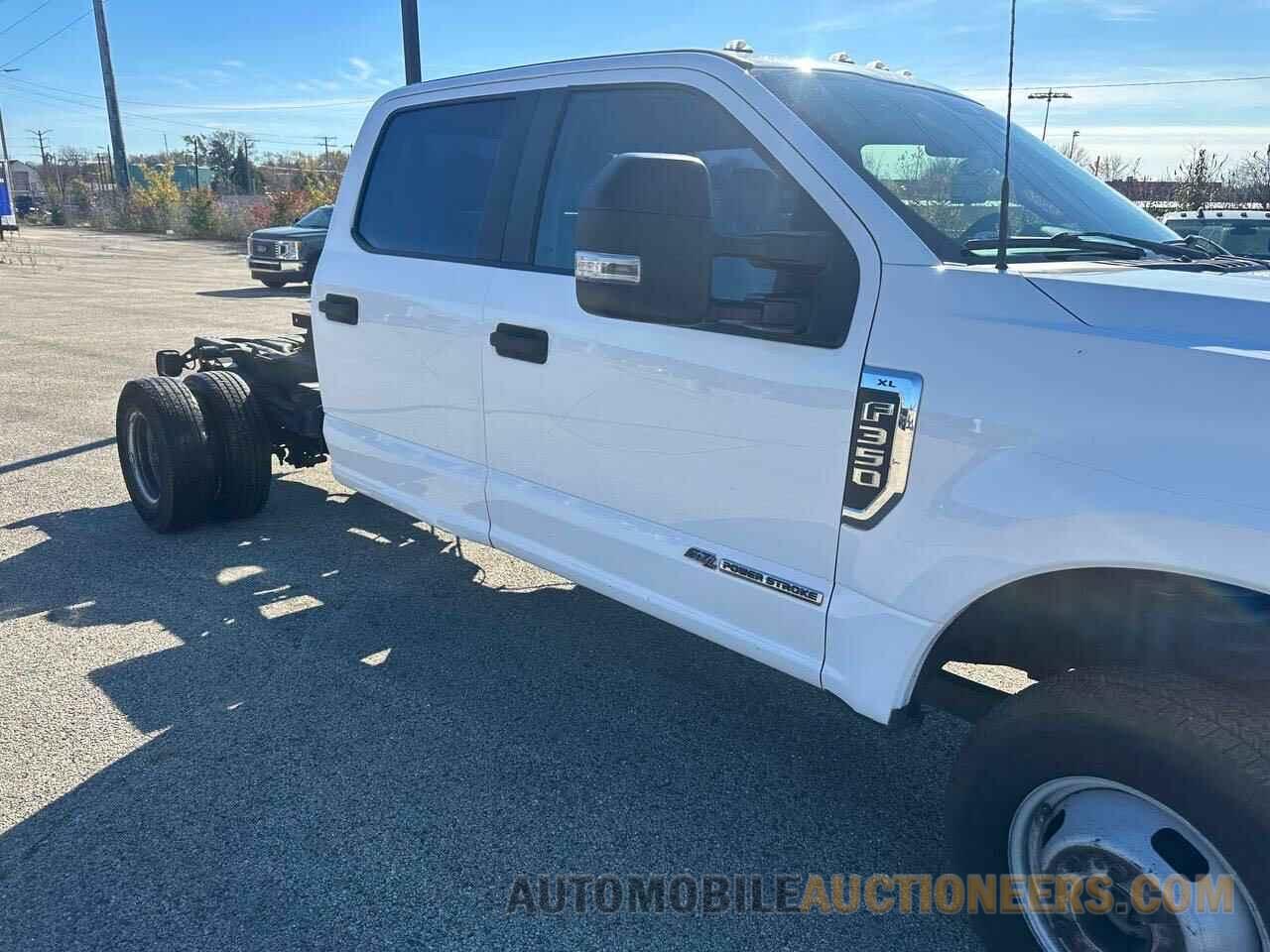 1FD8W3HT5NEE12597 FORD F350 2022