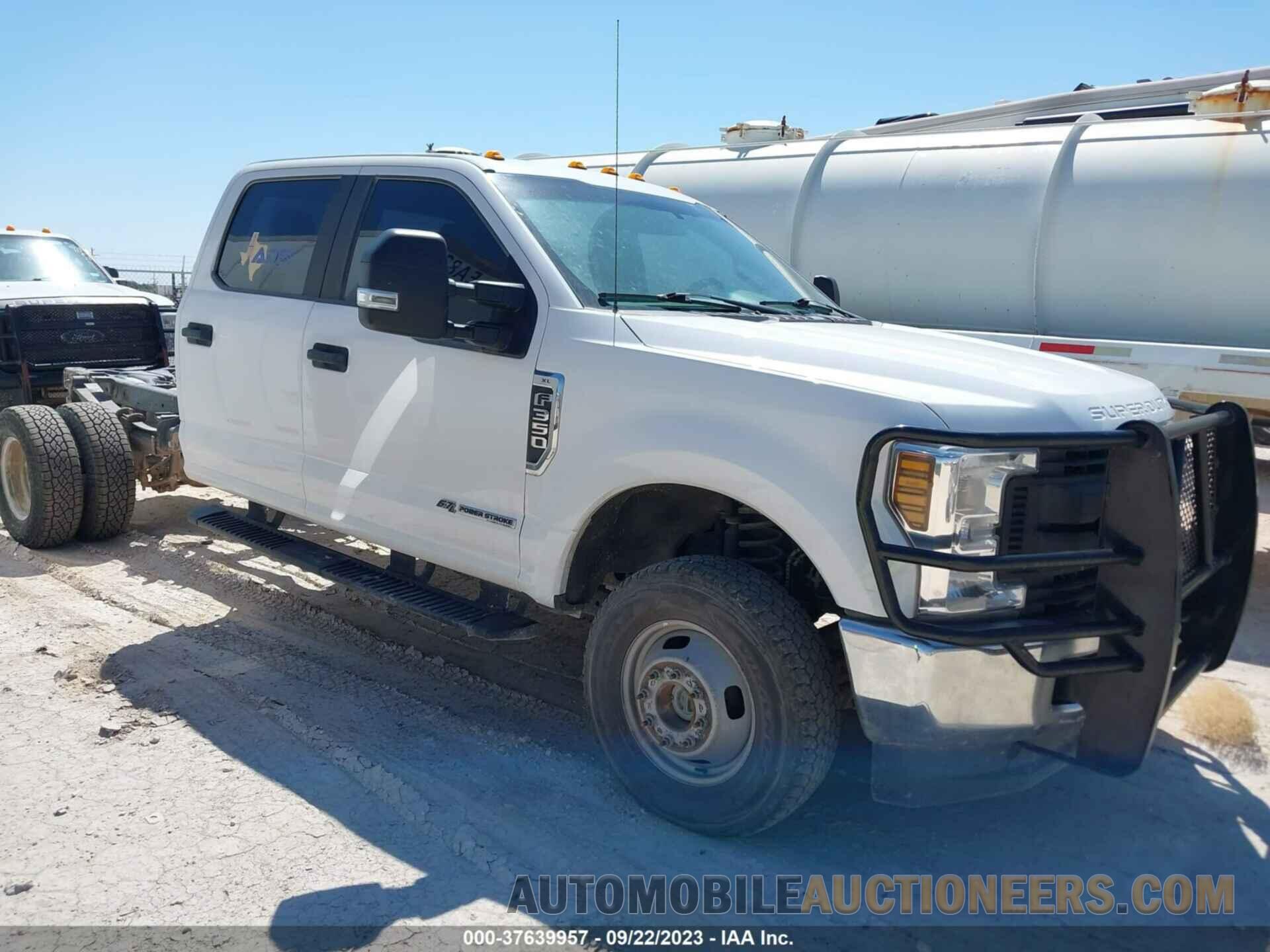 1FD8W3HT8KEC13720 FORD SUPER DUTY F-350 DRW 2019