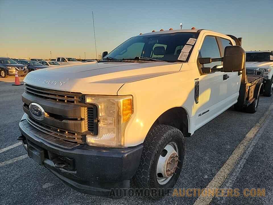 1FD8W3HT9HED68768 Ford Super Duty F-350 DRW 2017