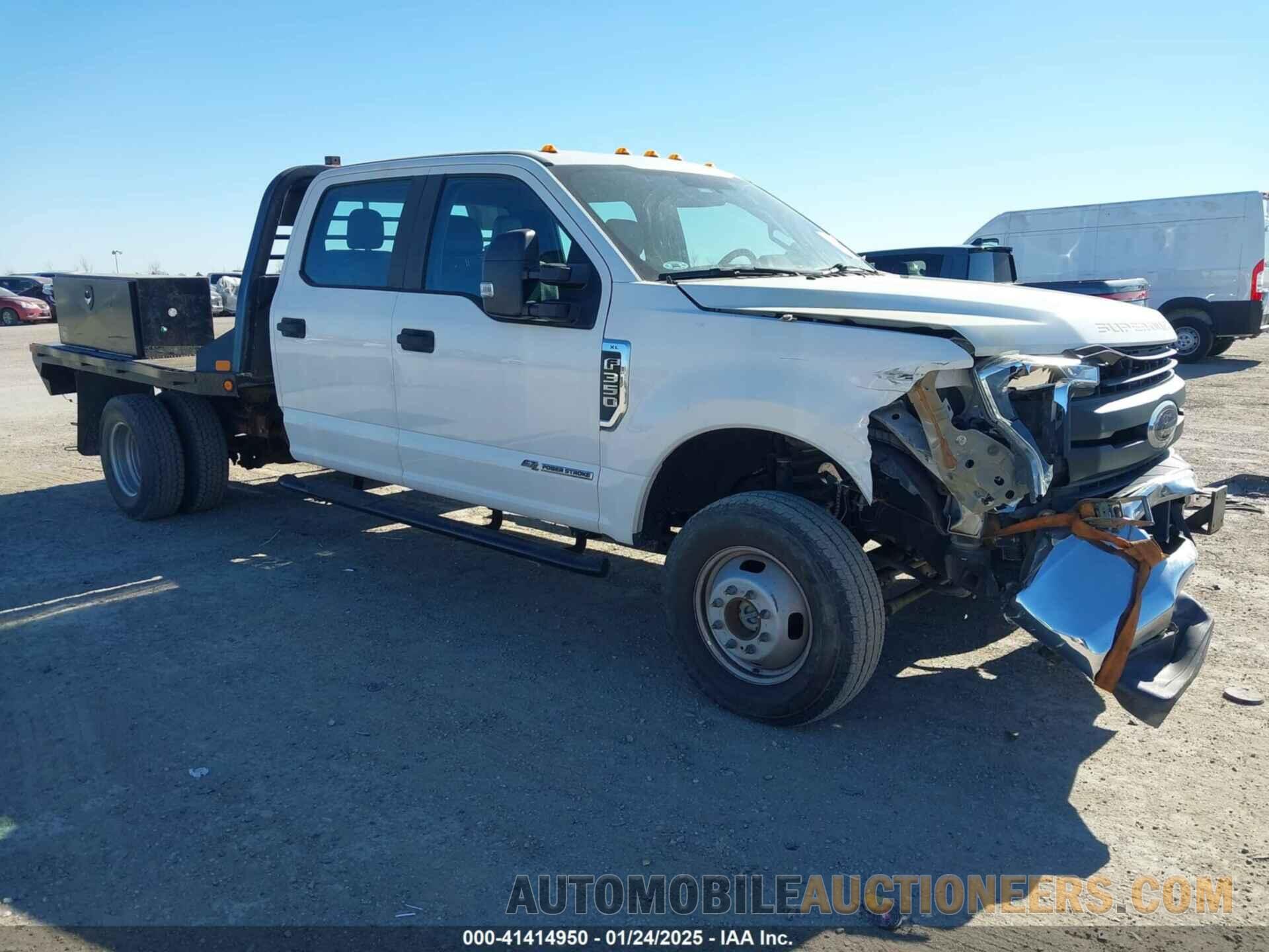 1FD8W3HT9HEE35918 FORD F-350 CHASSIS 2017