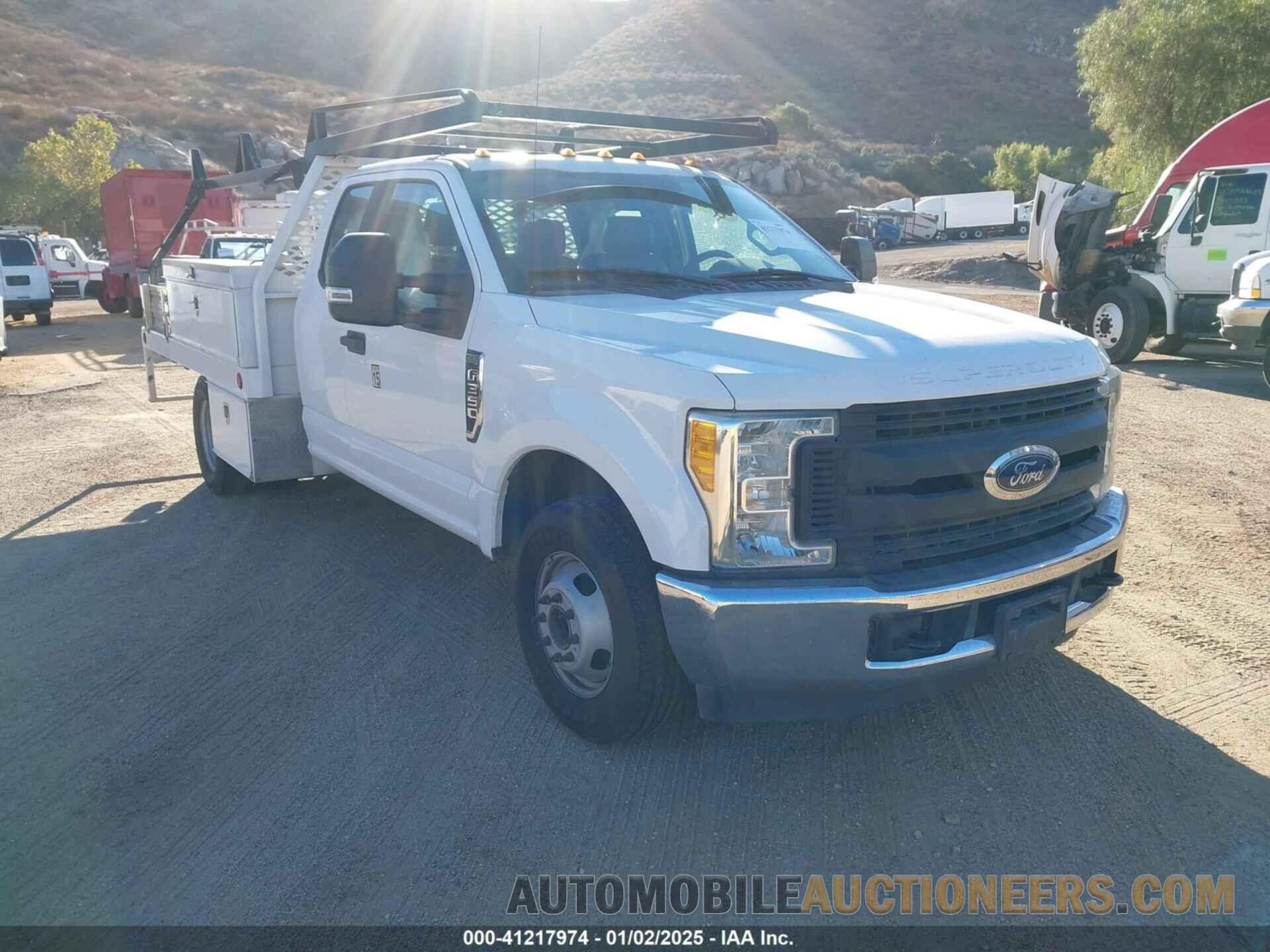 1FD8X3G64HEB62749 FORD F-350 CHASSIS 2017