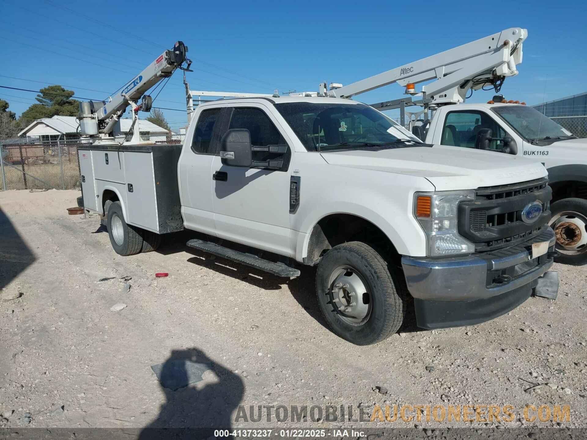 1FD8X3H68NEC67255 FORD F-350 CHASSIS 2022