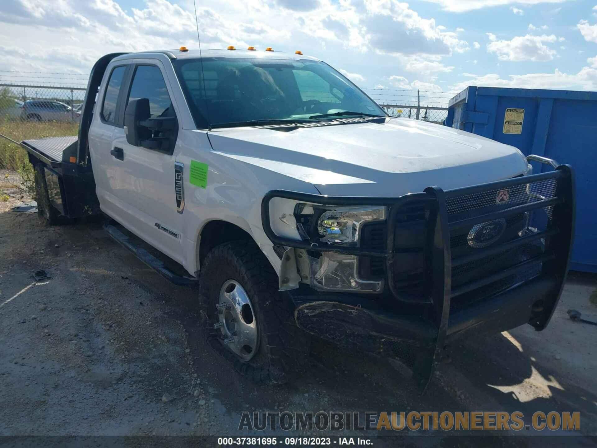 1FD8X3HT2JEC82463 FORD SUPER DUTY F-350 DRW 2018