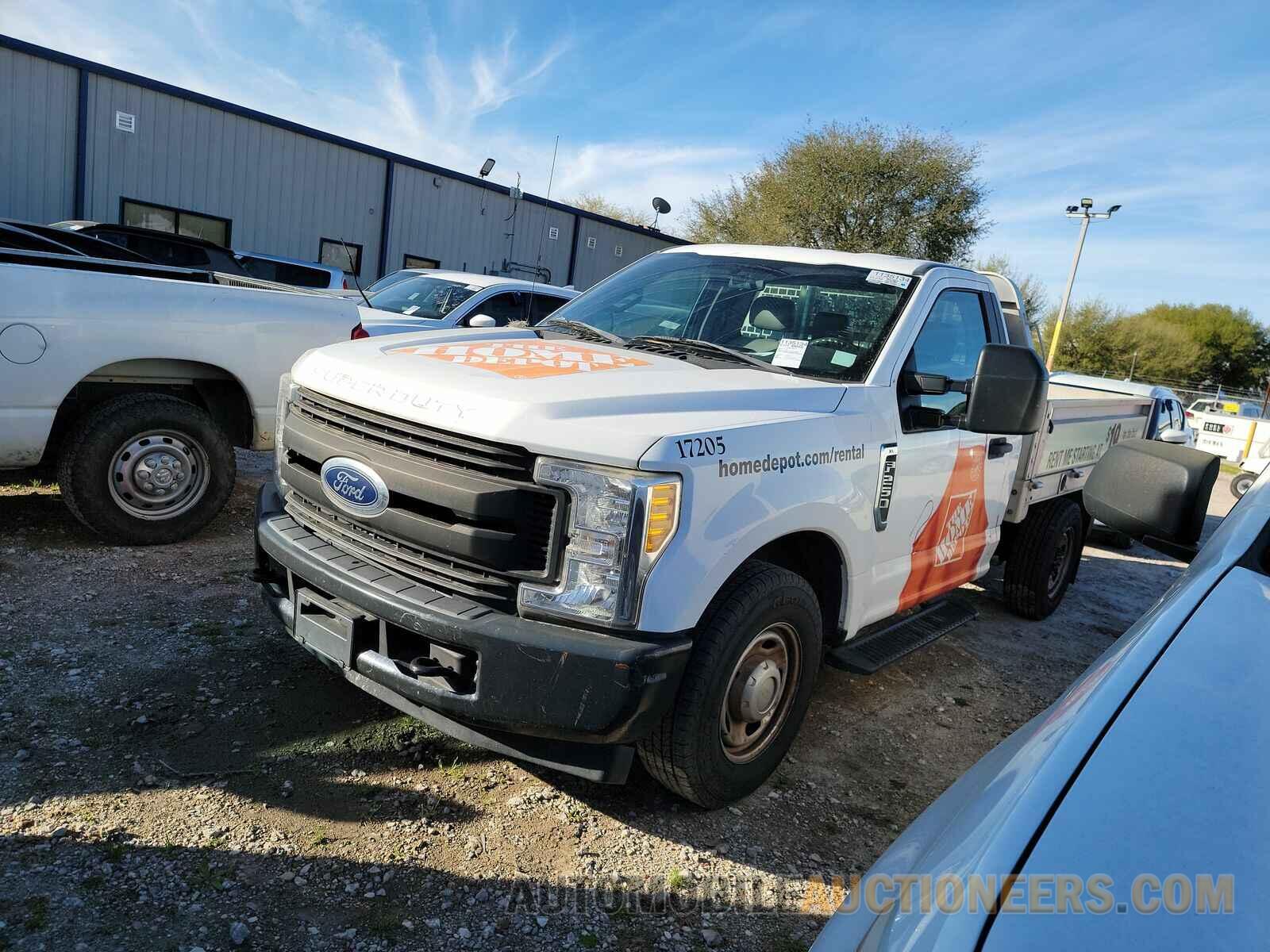 1FDBF2A68HEC81822 Ford Super Duty F-250 2017