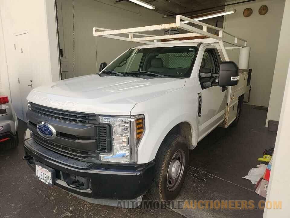 1FDBF3A60KEF29560 Ford Super Duty F-350 SRW 2019