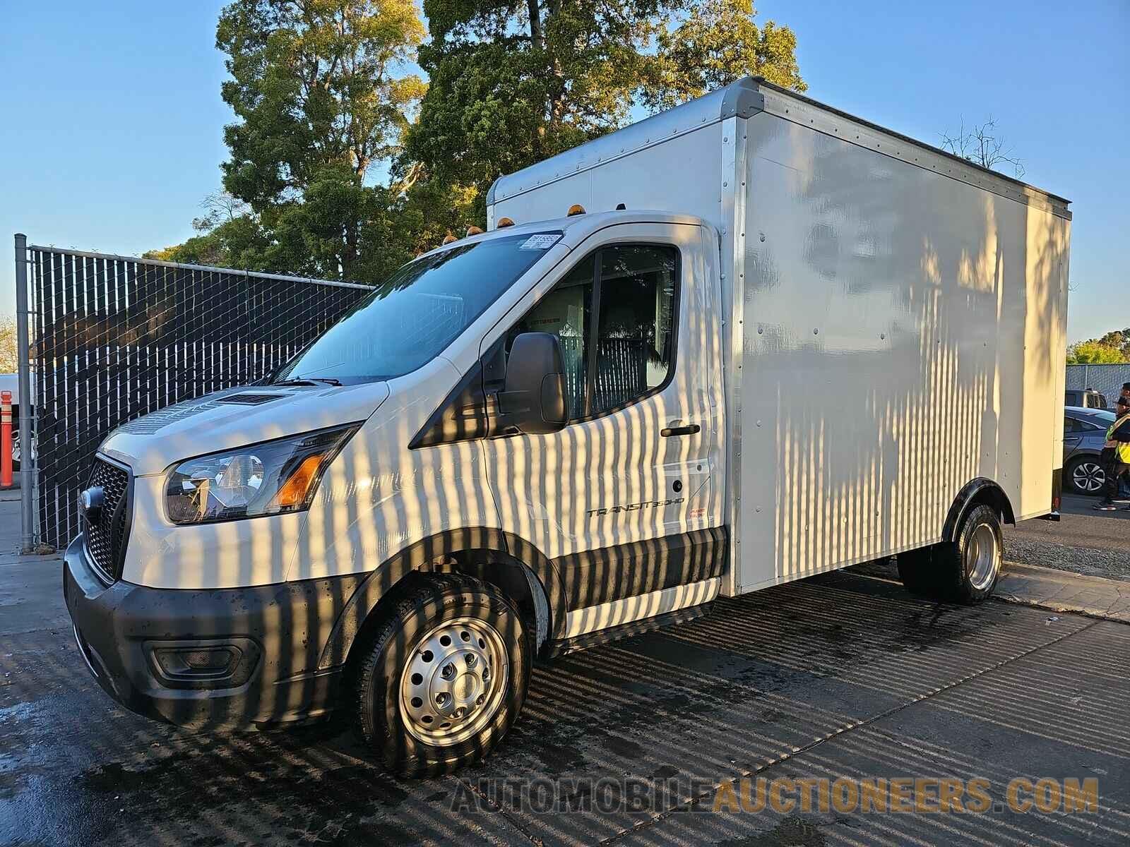 1FDBF6P82NKA76042 Ford Transit 2022