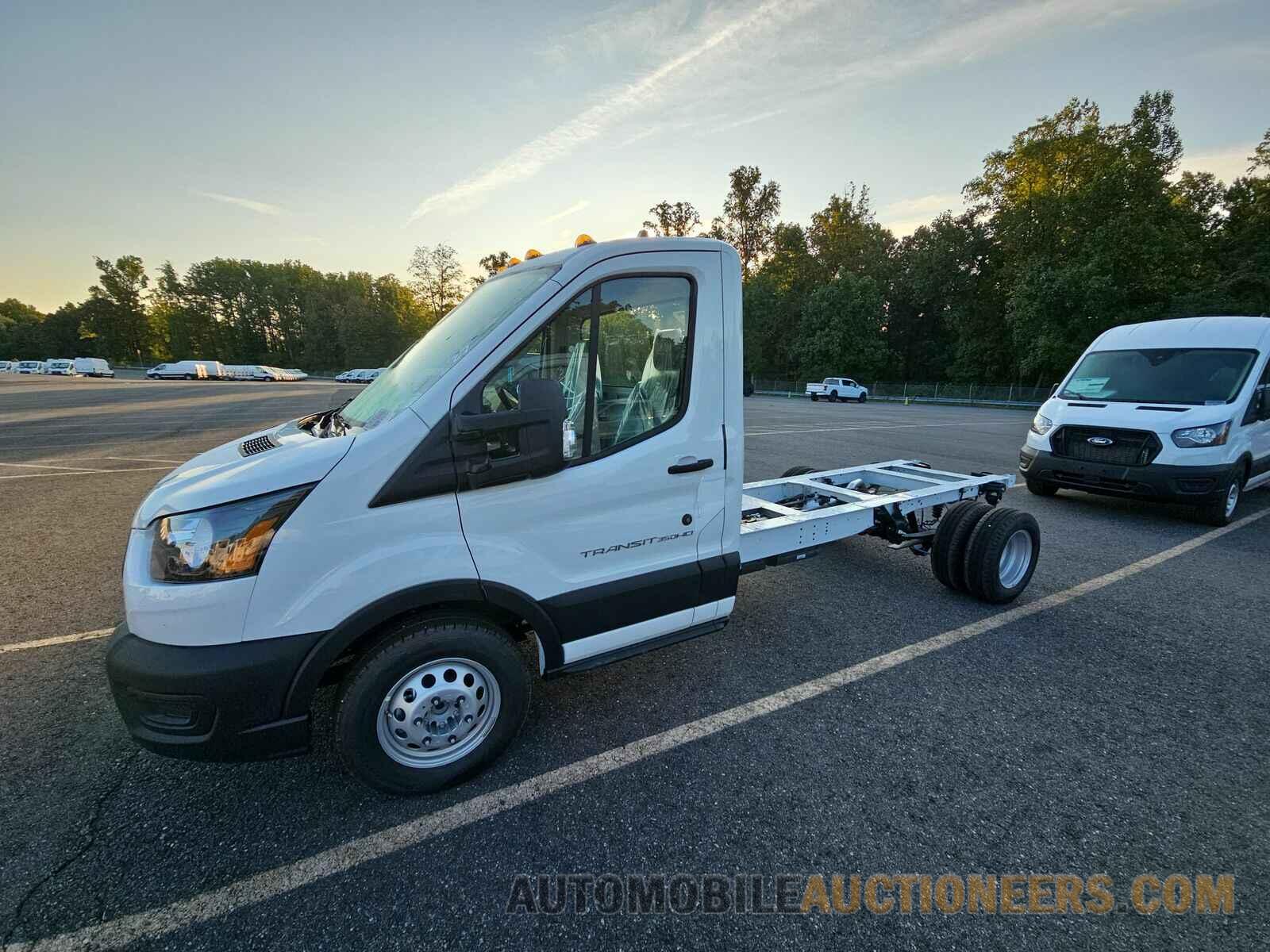 1FDBF6Z81RKB07610 Ford Transit 350 2024