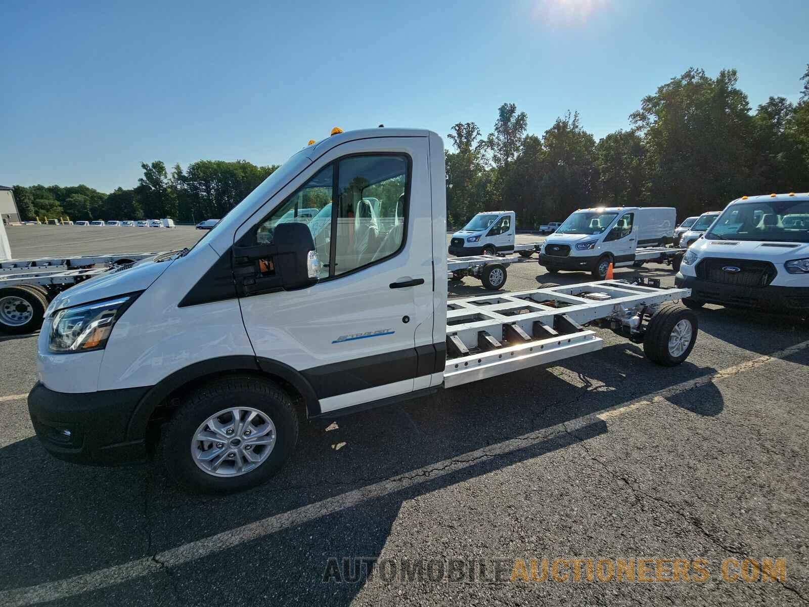 1FDBW5ZK8RKB02894 Ford E-Trans 2024