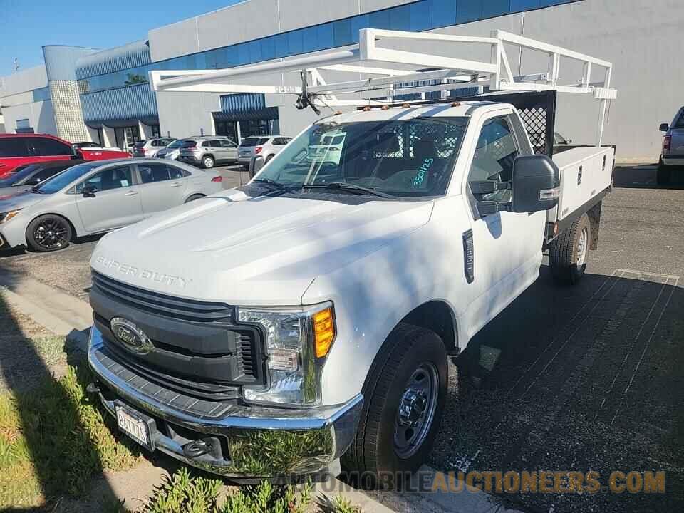 1FDRF3E62HEF00501 Ford Super Duty F-350 SRW 2017