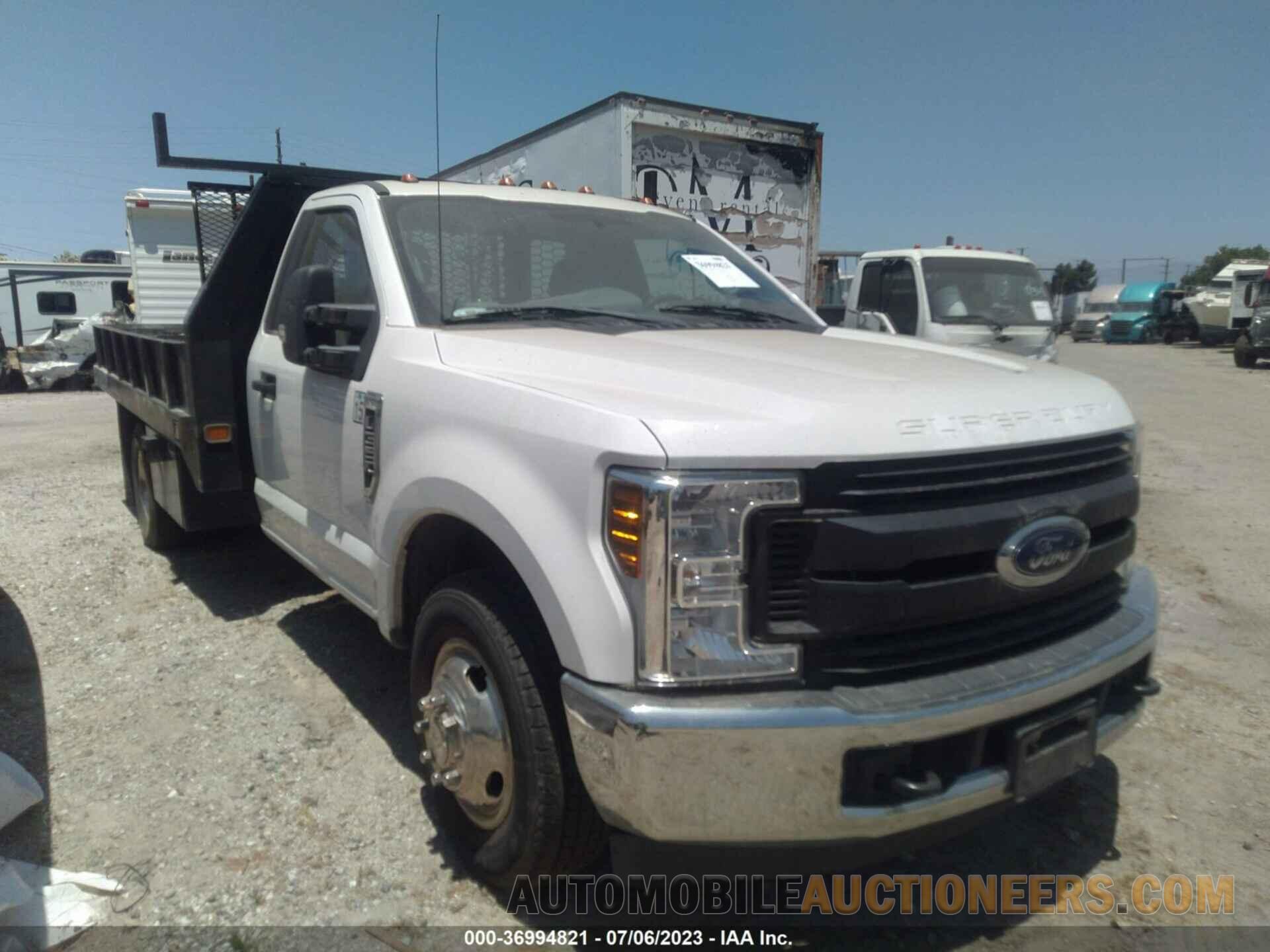 1FDRF3G63JEB32428 FORD SUPER DUTY F-350 DRW 2018