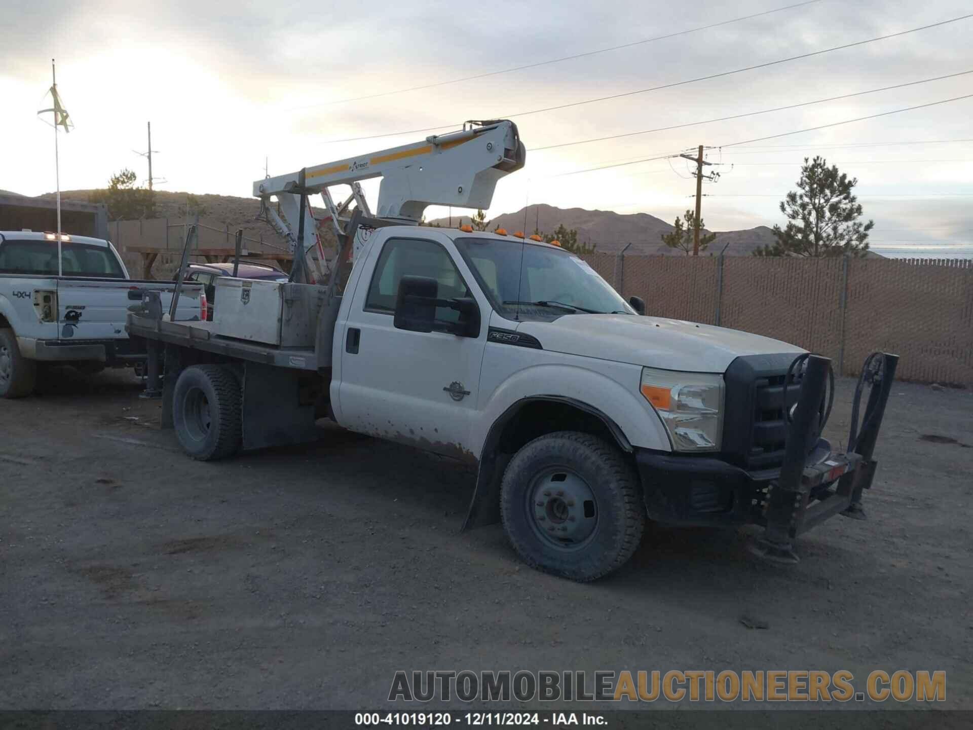 1FDRF3HT4DEA99979 FORD F-350 CHASSIS 2013