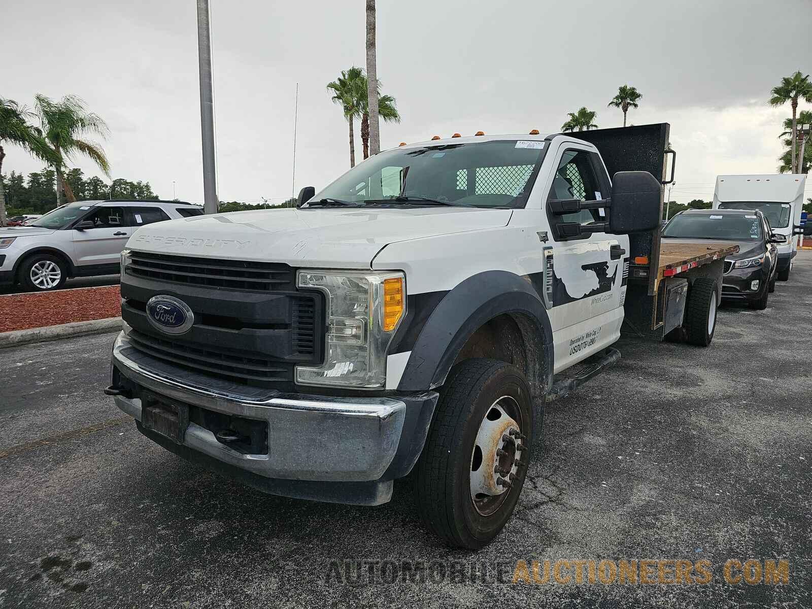 1FDUF5GY3HEB18384 Ford Super Duty F-550 2017