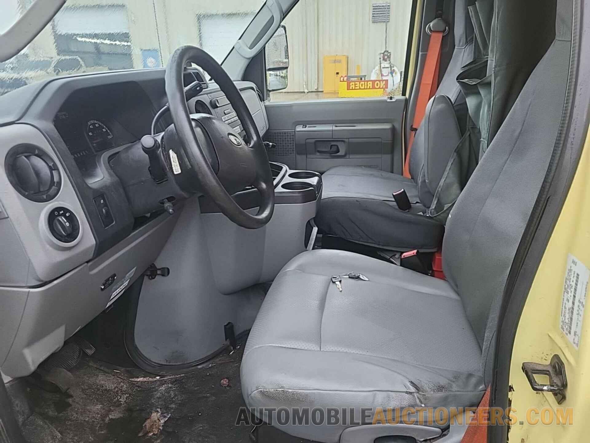 1FDXE4FS7KDC53744 FORD E-450 CUTAWAY 2019