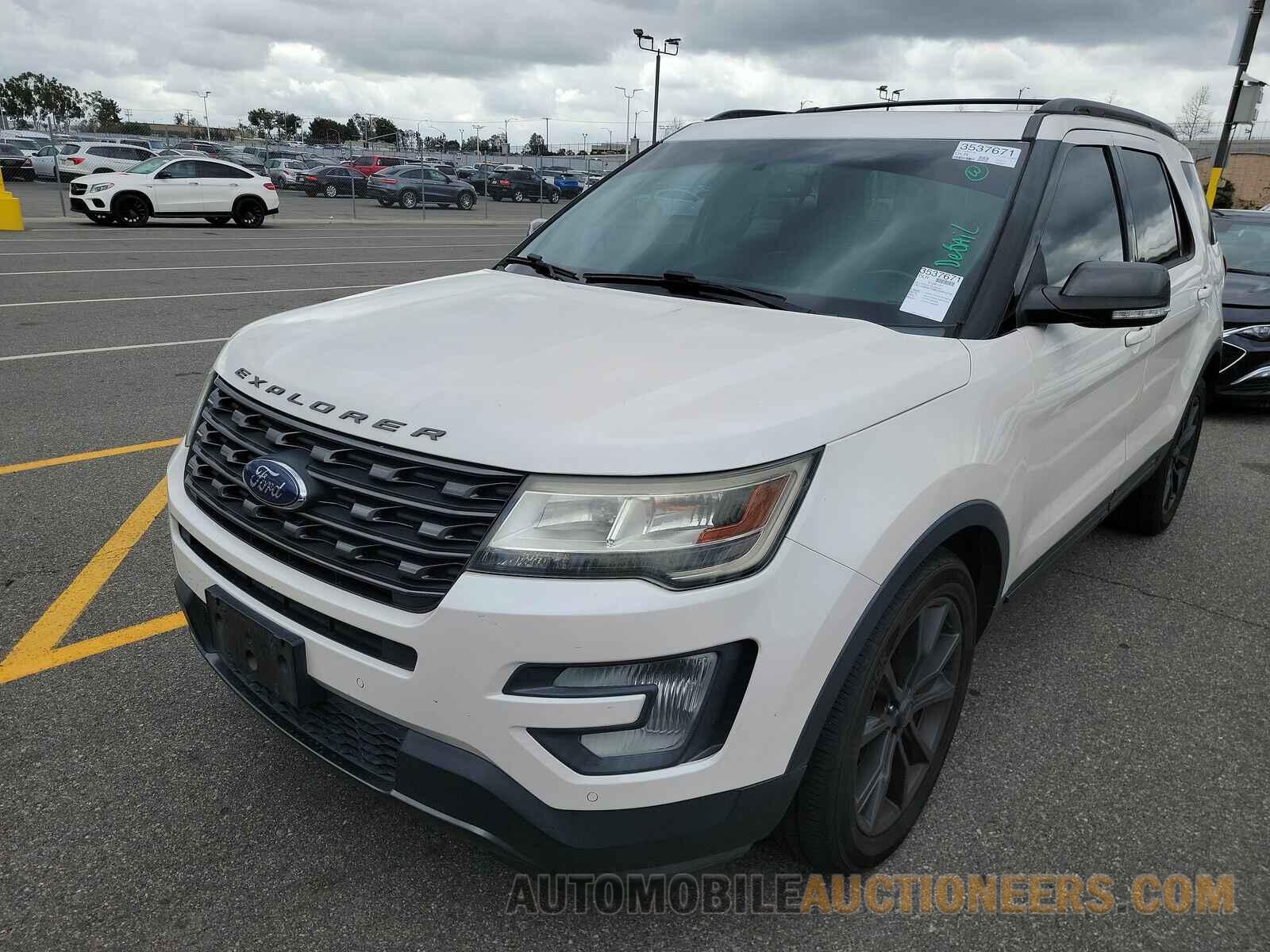 1FM5K7D82HGB70772 Ford Explorer 2017