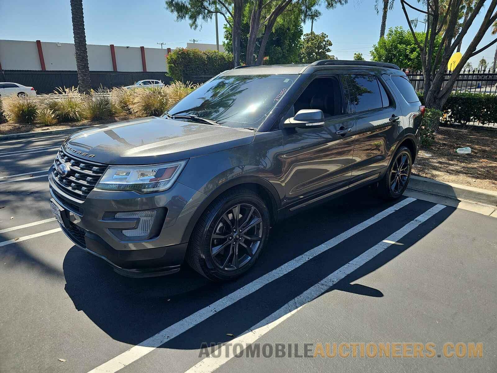 1FM5K7D82HGE38333 Ford Explorer 2017