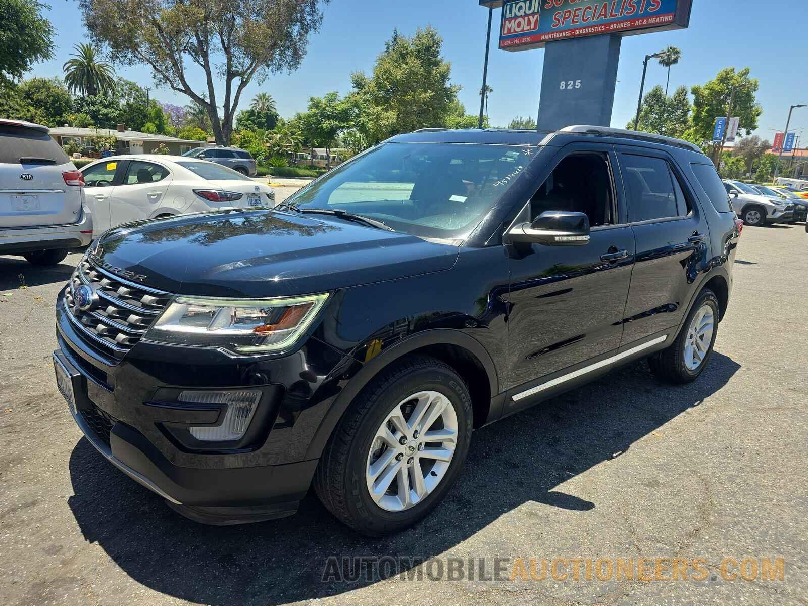 1FM5K7D8XHGE38600 Ford Explorer 2017