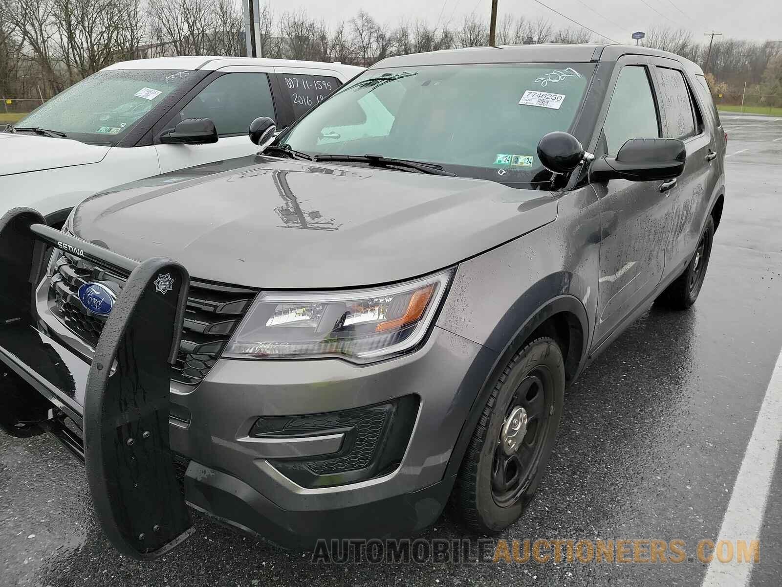 1FM5K8AR7HGB83987 Ford Police Interceptor 2017