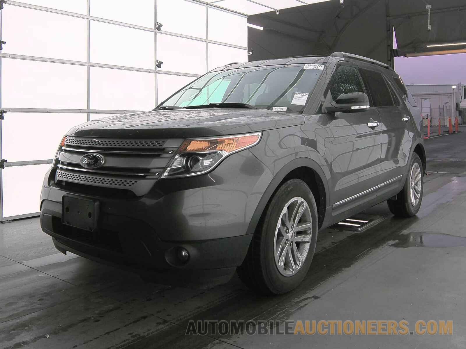 1FM5K8D81FGA52263 Ford Explorer 2015