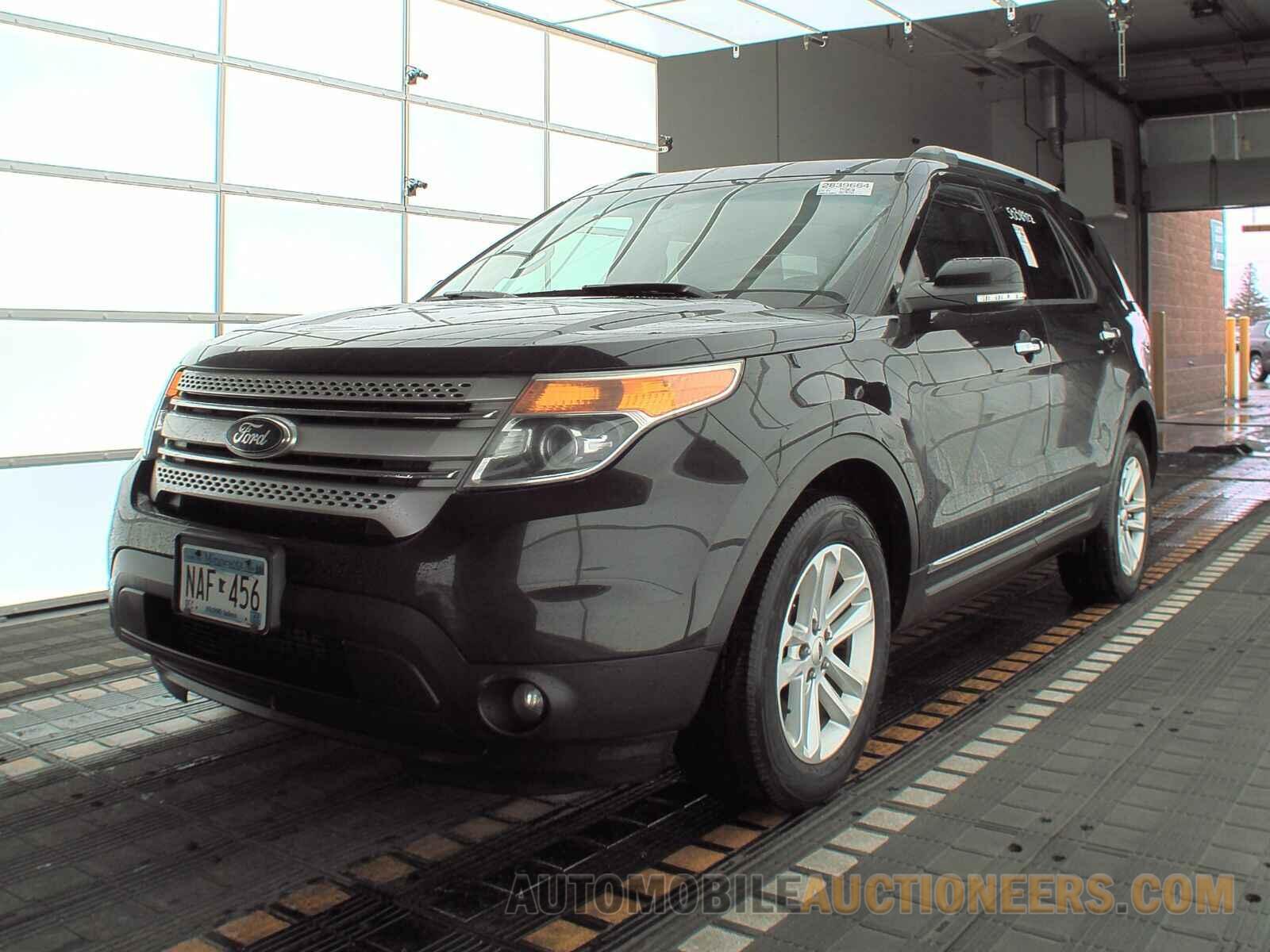 1FM5K8D82FGB02149 Ford Explorer 2015