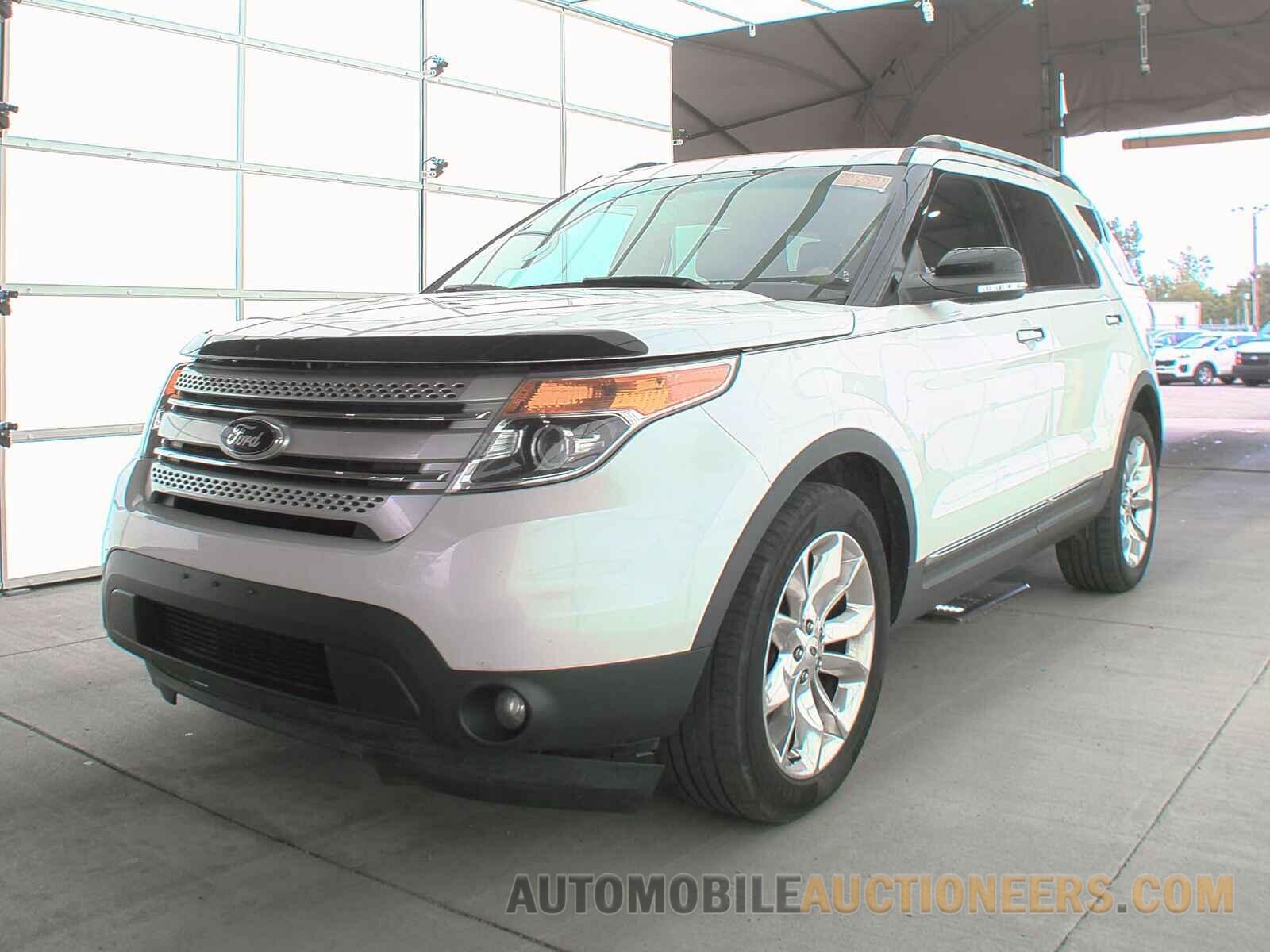 1FM5K8D83FGA02318 Ford Explorer 2015