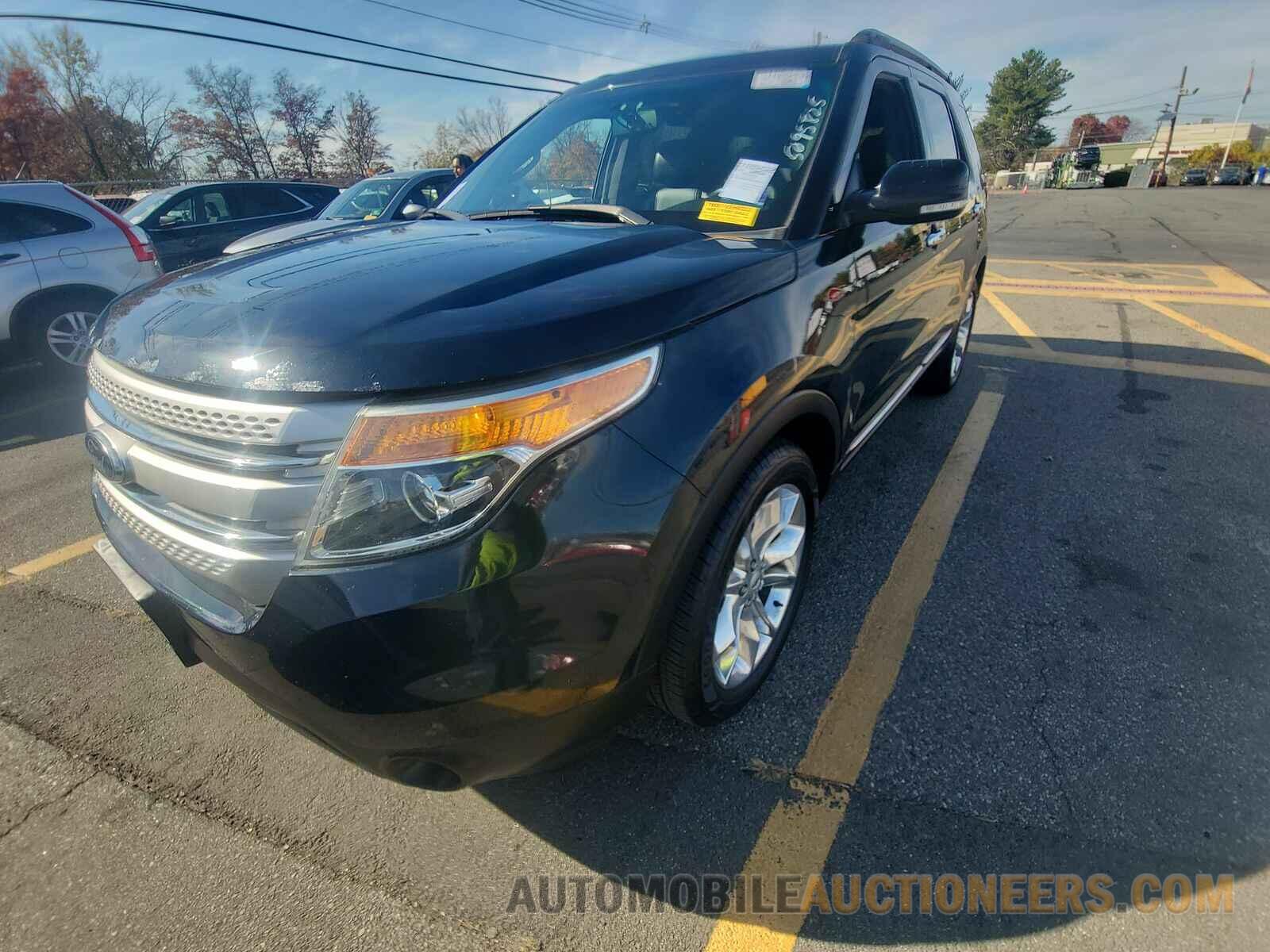 1FM5K8D83FGB05755 Ford Explorer 2015