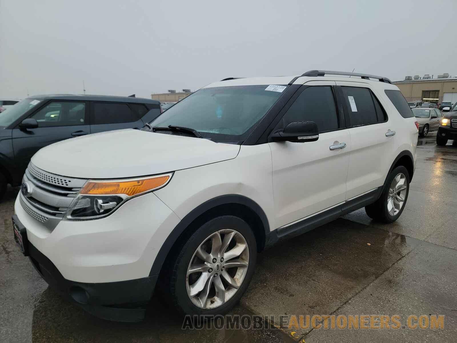 1FM5K8D83FGB21308 Ford Explorer 2015