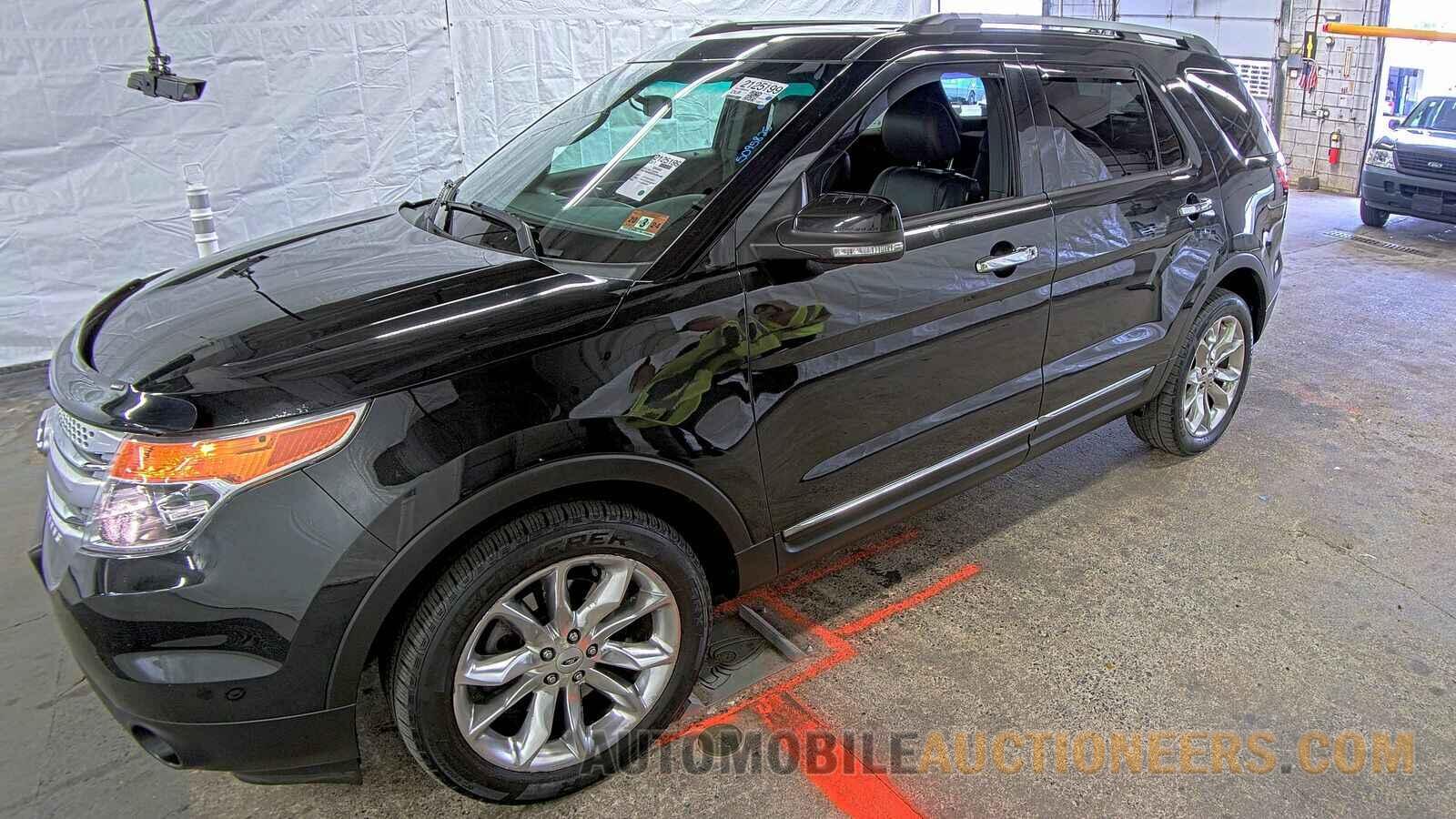 1FM5K8D83FGB54468 Ford Explorer 2015