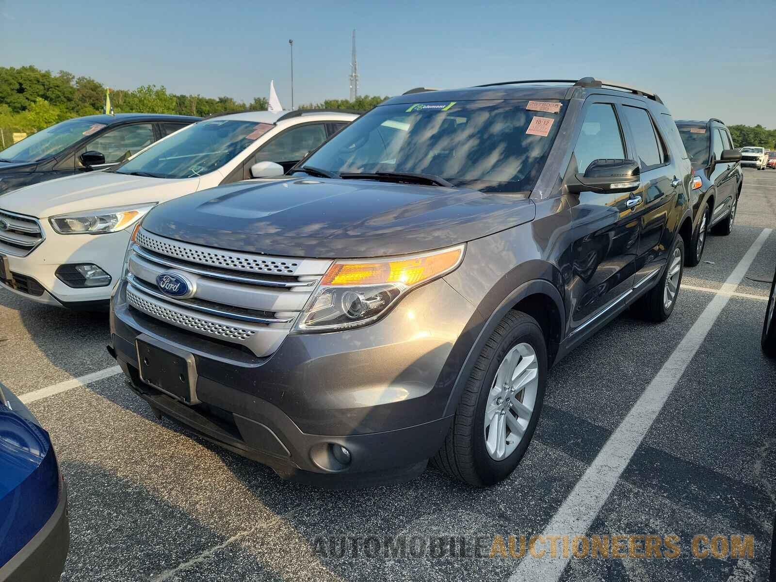 1FM5K8D83FGB56589 Ford Explorer 2015